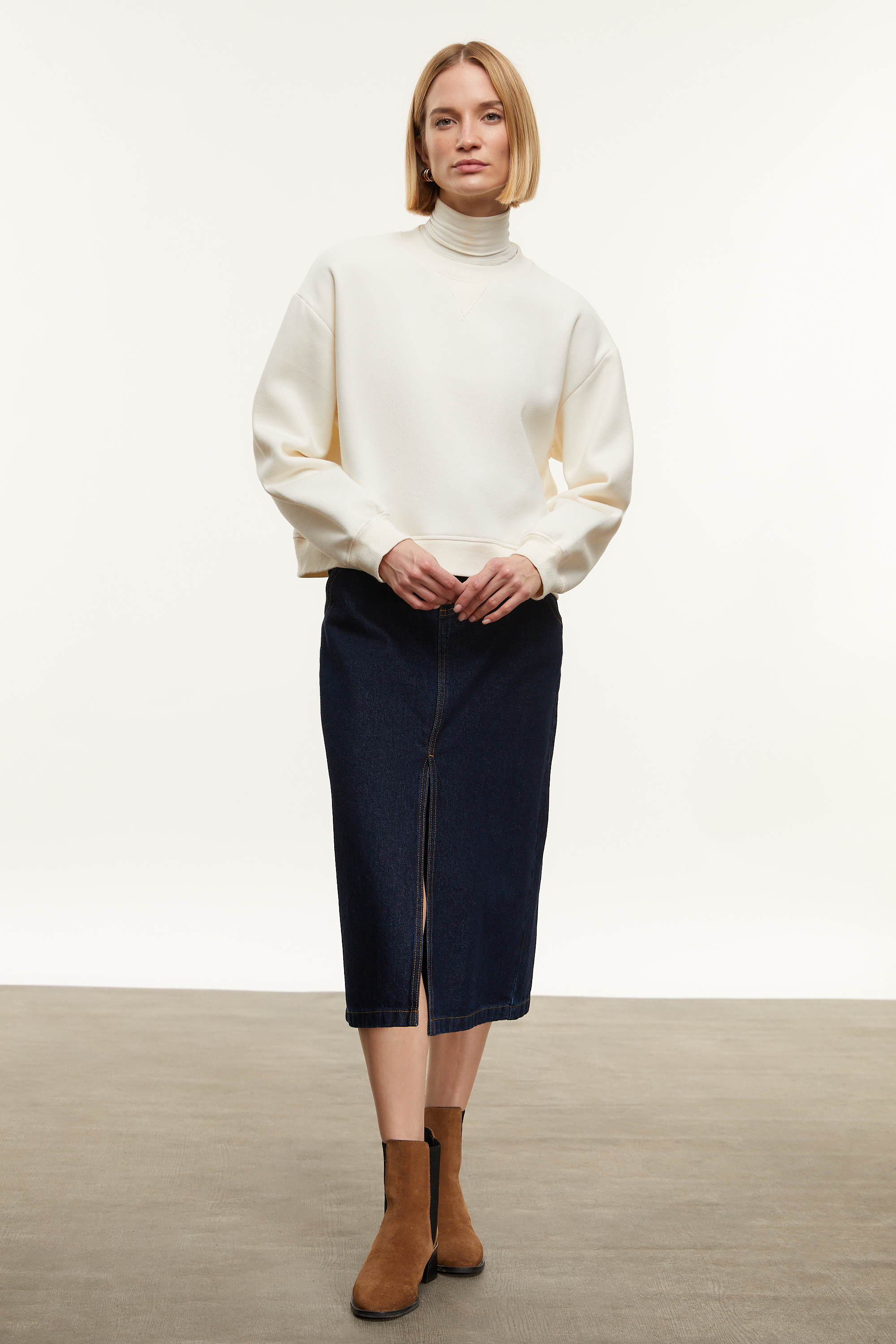 BİSİKLET YAKA SWEATSHIRT