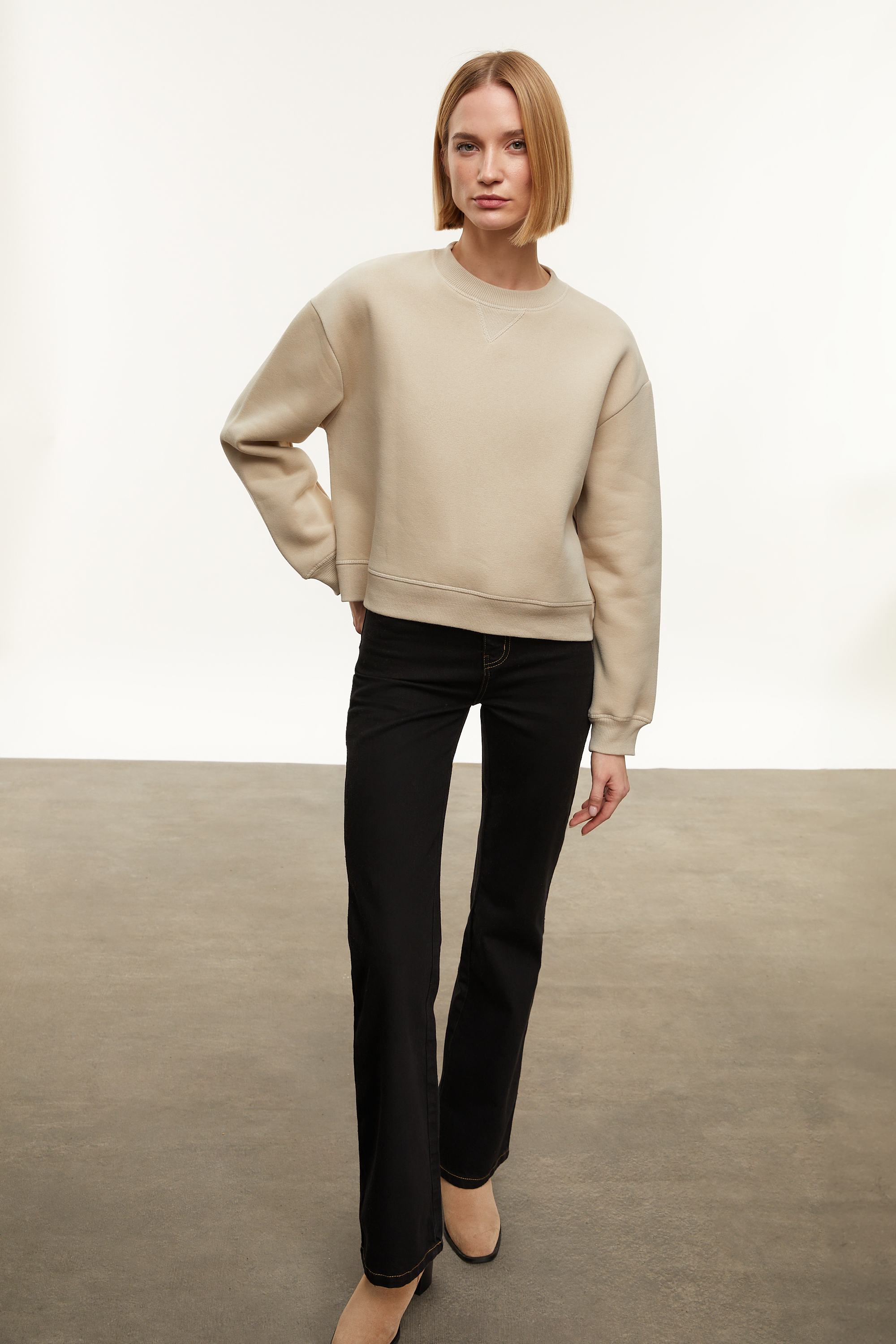 BİSİKLET YAKA SWEATSHIRT