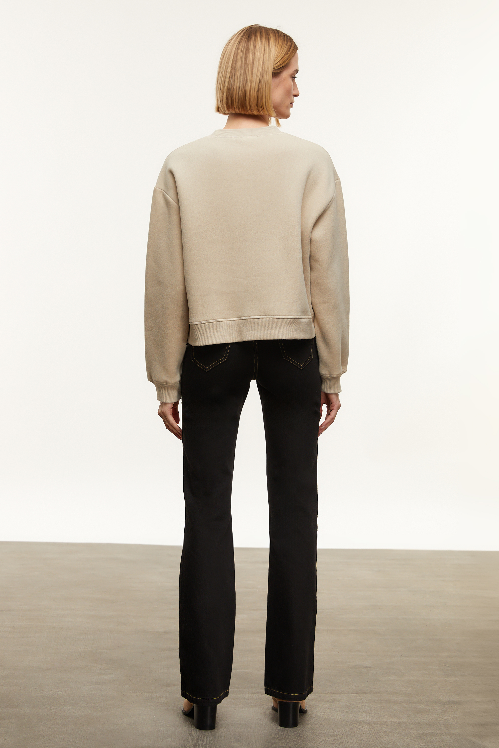 BİSİKLET YAKA SWEATSHIRT