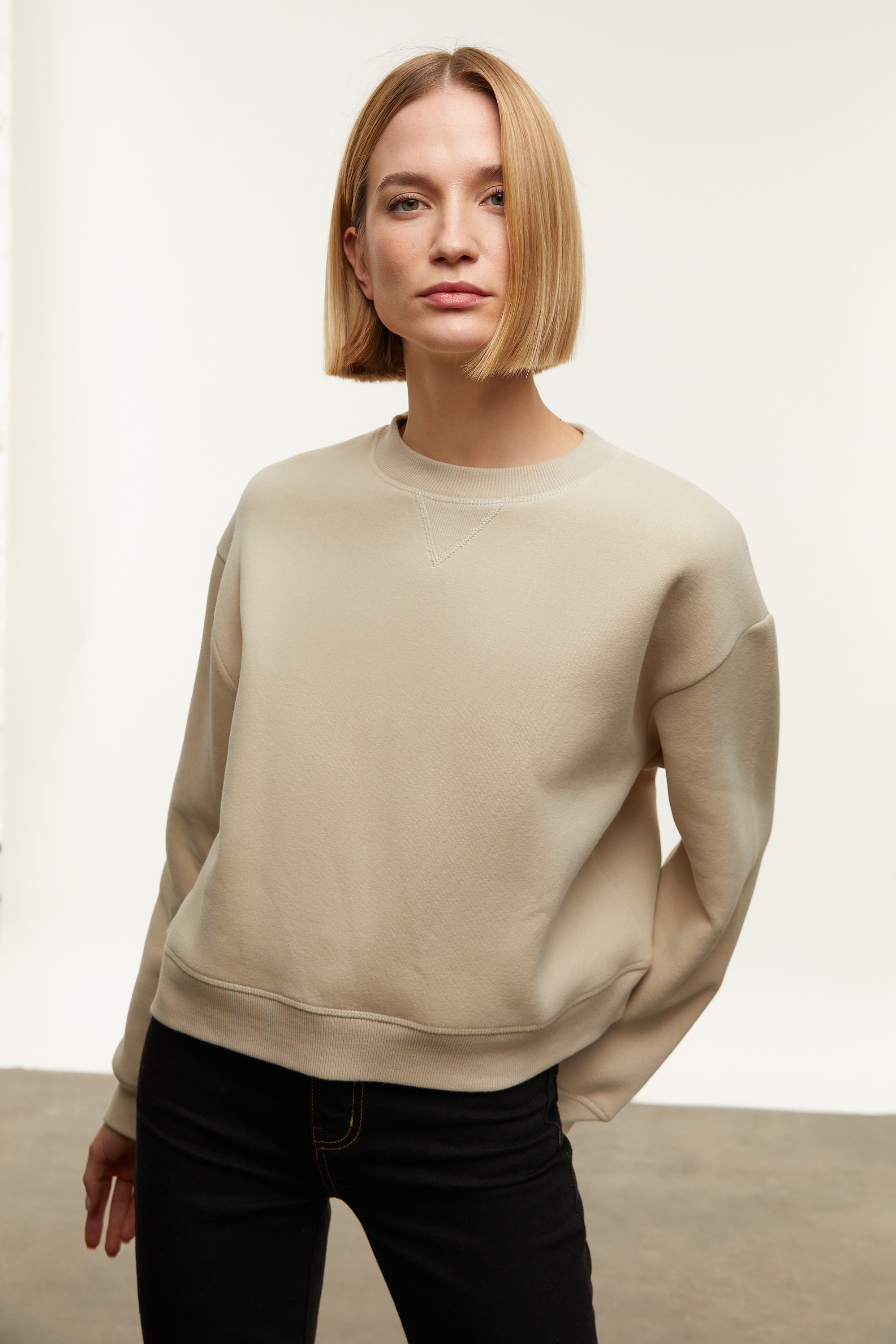 BİSİKLET YAKA SWEATSHIRT