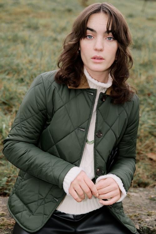  KADİFE YAKA KAPİTONELİ CEKET