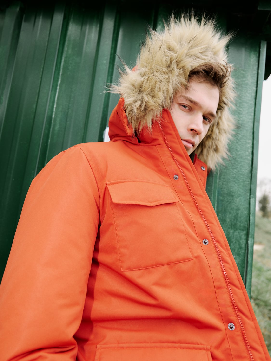 ÇIKARILABİLİR KAPÜŞONLU MONT