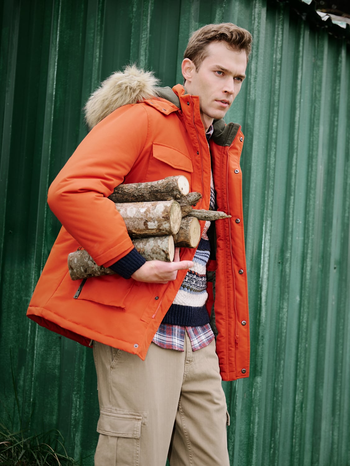 ÇIKARILABİLİR KAPÜŞONLU MONT