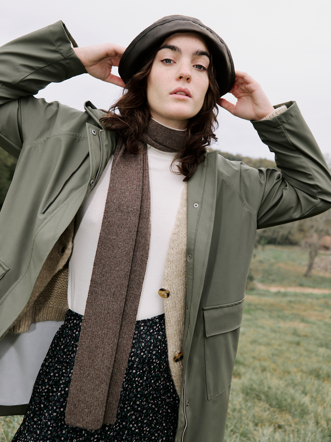 KAPÜŞONLU YAĞMURLUK