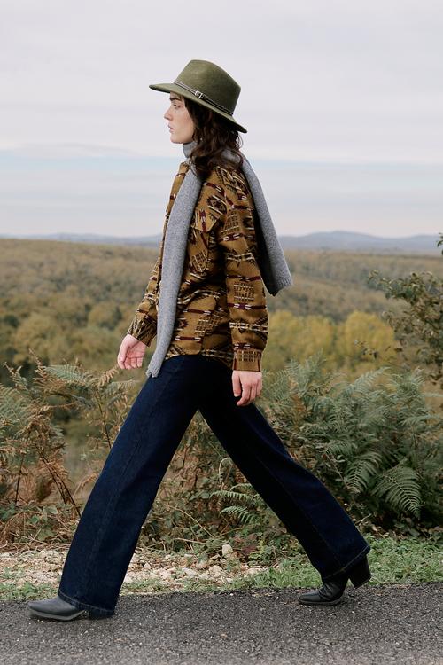  ETNİK DESENLİ RAHAT KESİM GÖMLEK