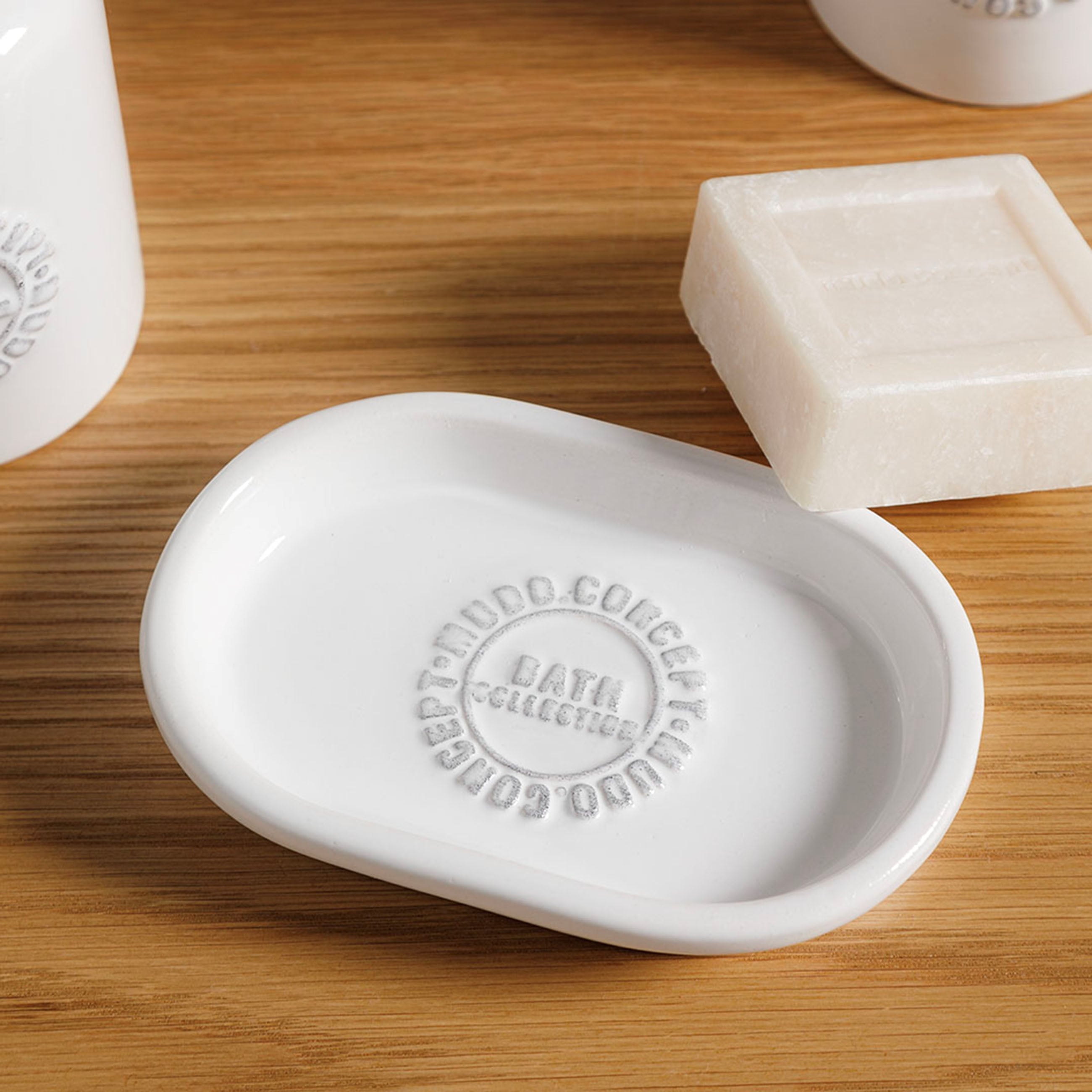 BARNES 5'Lİ KUTULU BANYO SETİ BEYAZ