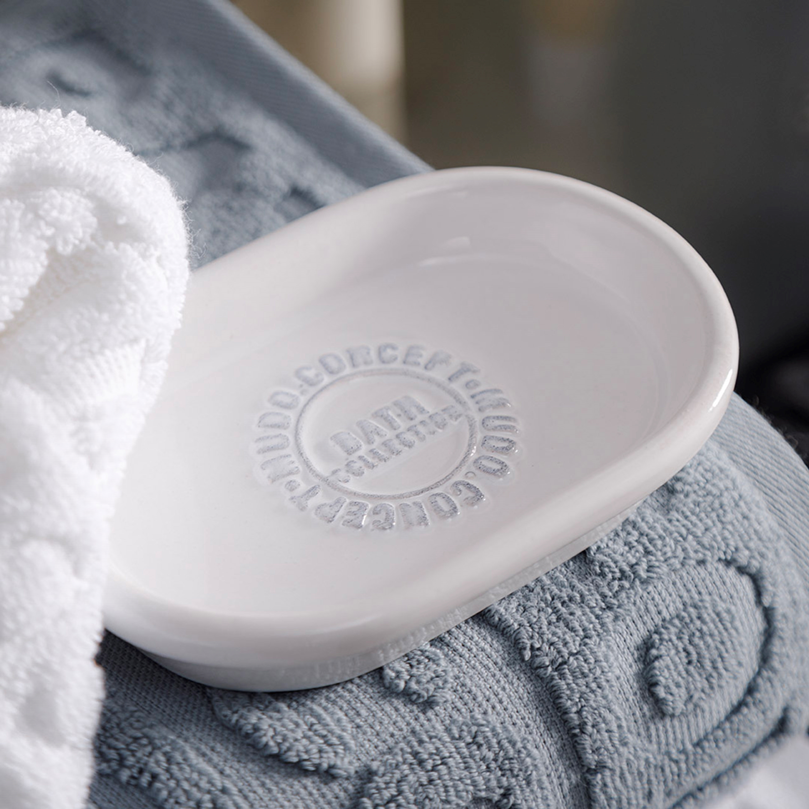 BARNES 5'Lİ KUTULU BANYO SETİ BEYAZ