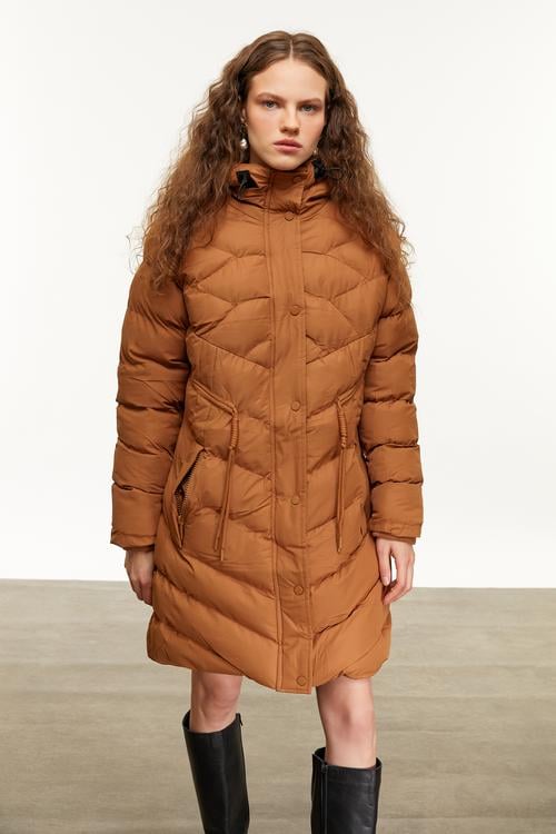 KAPİTONELİ KAPÜŞONLU ŞİŞME MONT