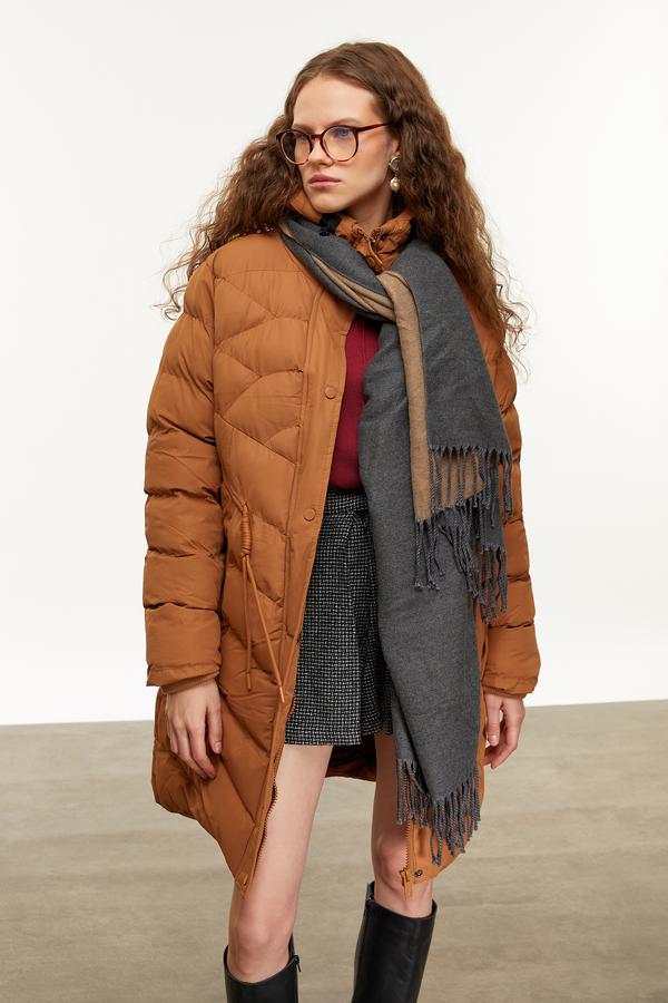 KAPİTONELİ KAPÜŞONLU ŞİŞME MONT