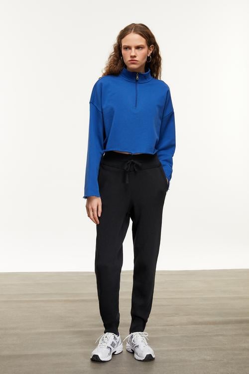  DİK YAKA YARIM FERMUARLI SWEATSHIRT