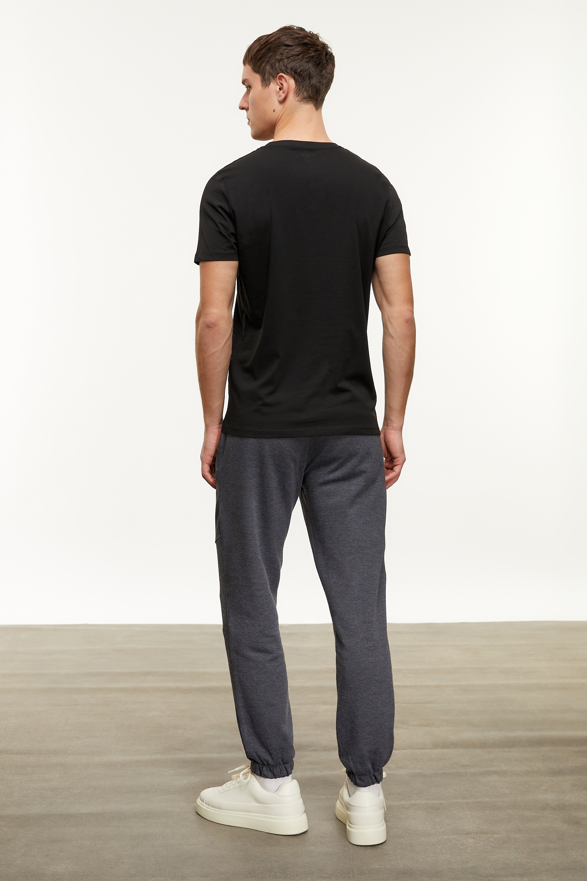 BASKILI KISA KOLLU T-SHIRT