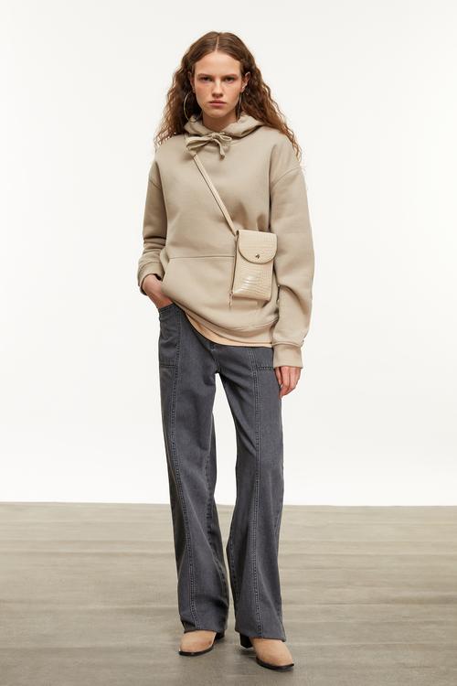  KAPÜŞONLU SWEATSHIRT