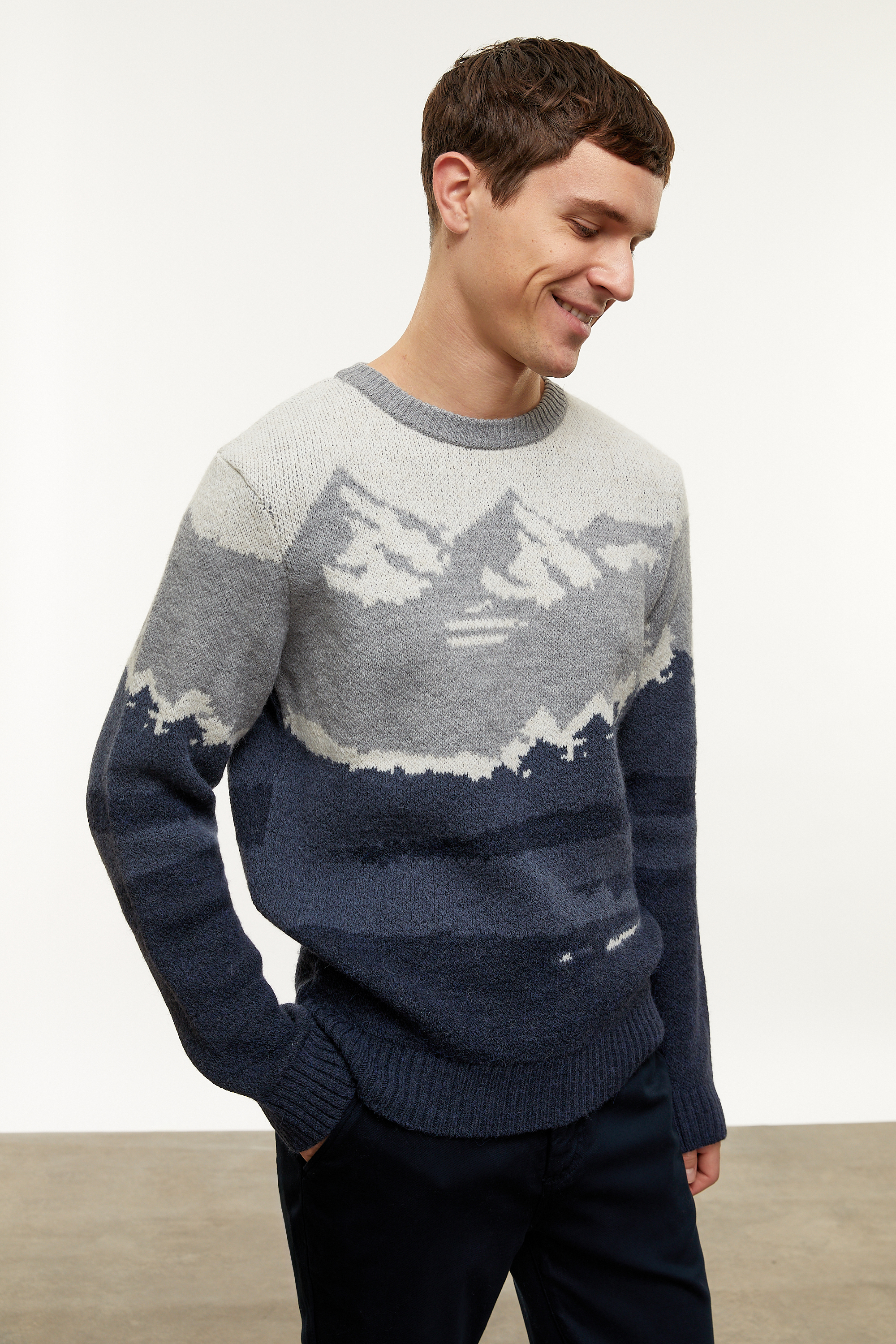 JAKARLI BİSİKLET YAKA TRİKO KAZAK