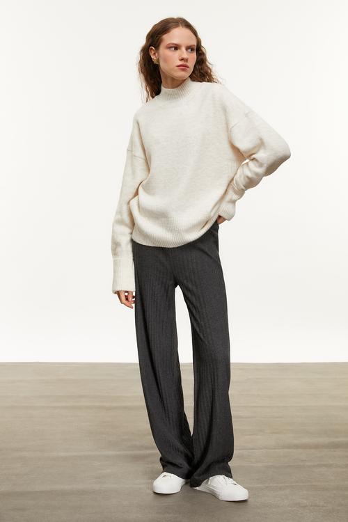  DİK YAKA TRİKO KAZAK