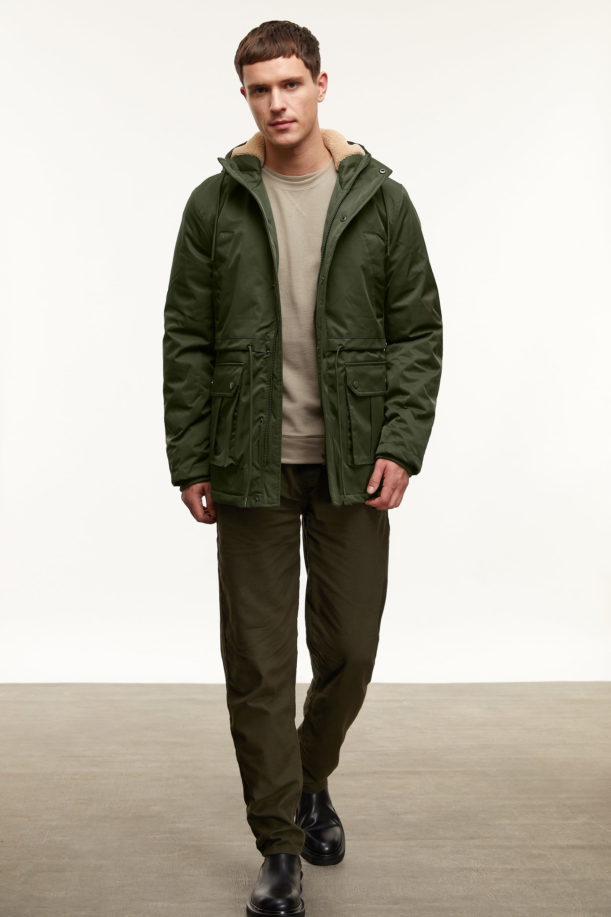 KAPÜŞONLU BAĞLAMA DETAYLI PARKA