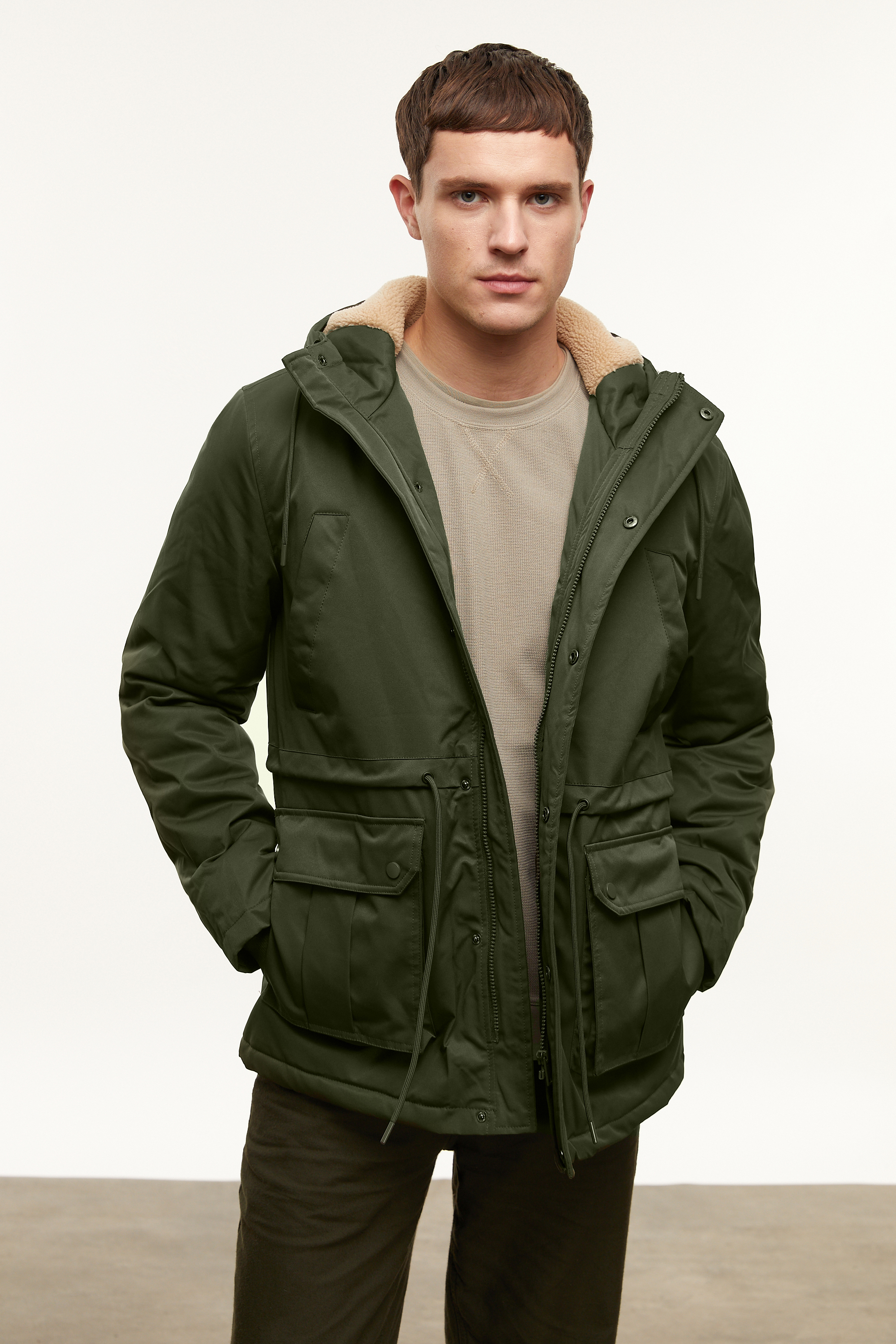 KAPÜŞONLU BAĞLAMA DETAYLI PARKA