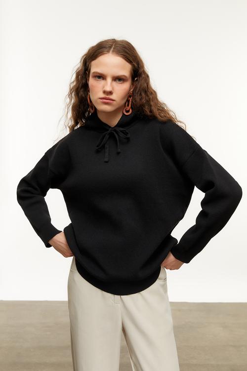  KAPÜŞONLU SWEATSHIRT