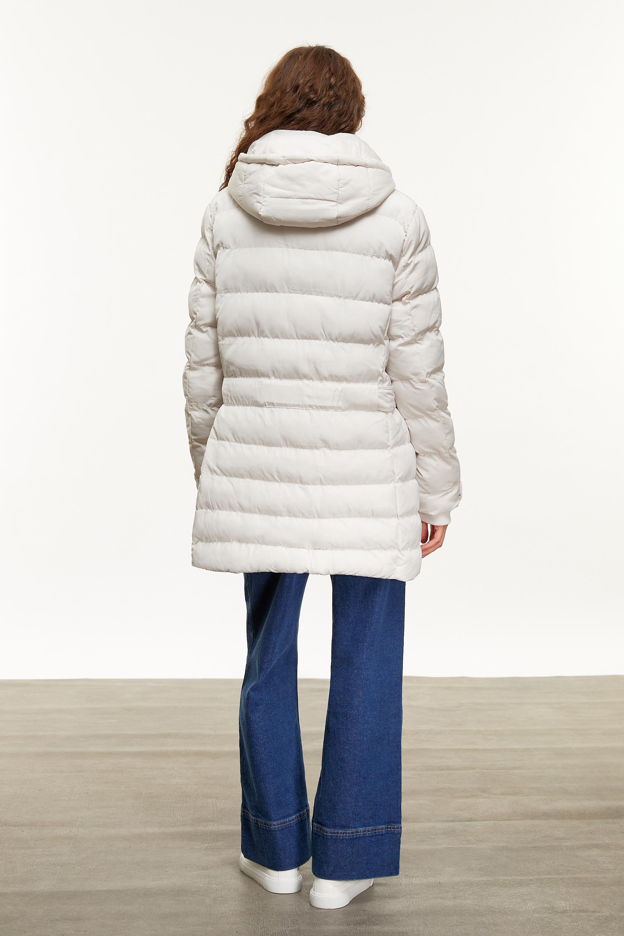 KAPÜŞONLU KAPİTONELİ ŞİŞME MONT