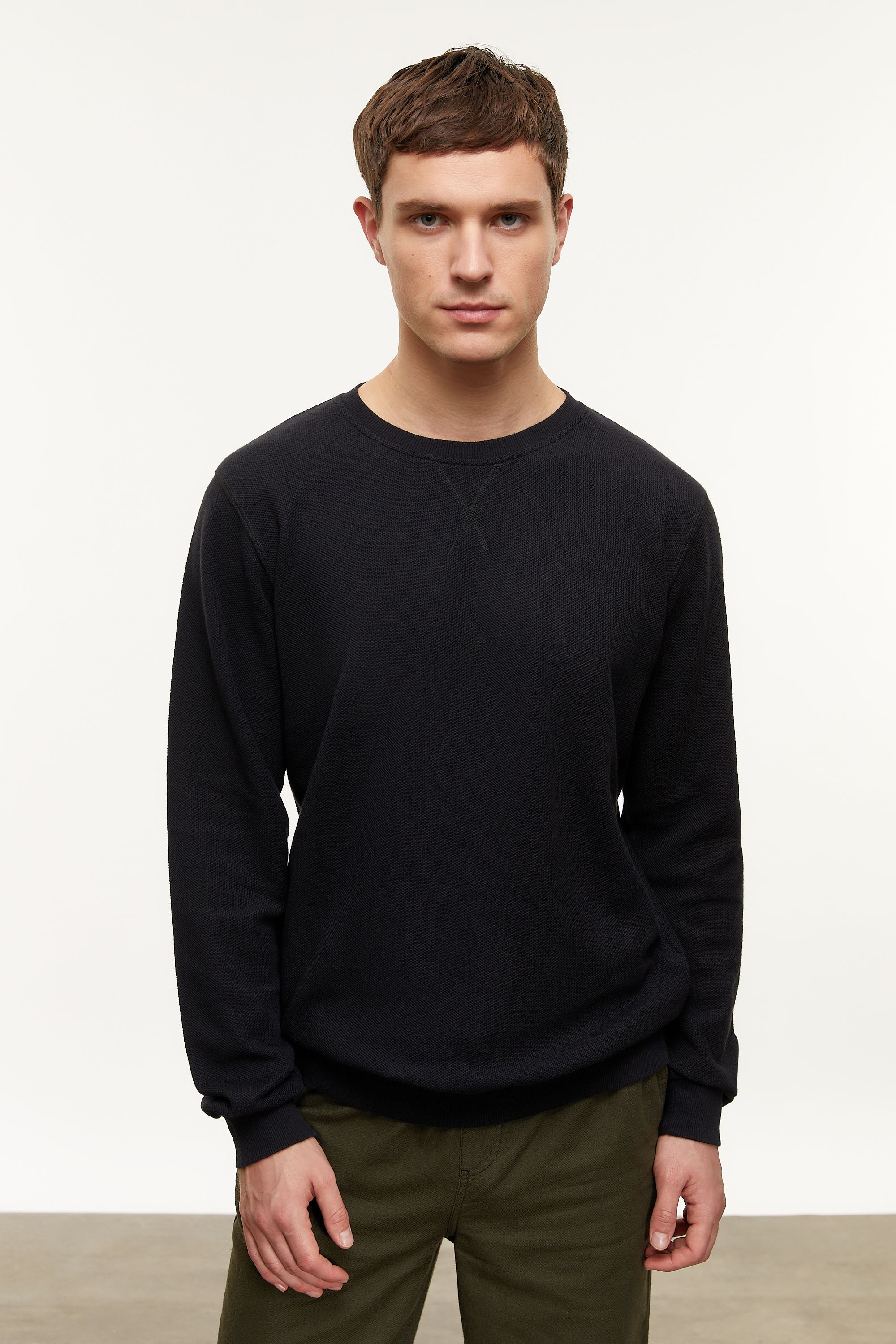 DOKULU BİSİKLET YAKA SWEATSHIRT