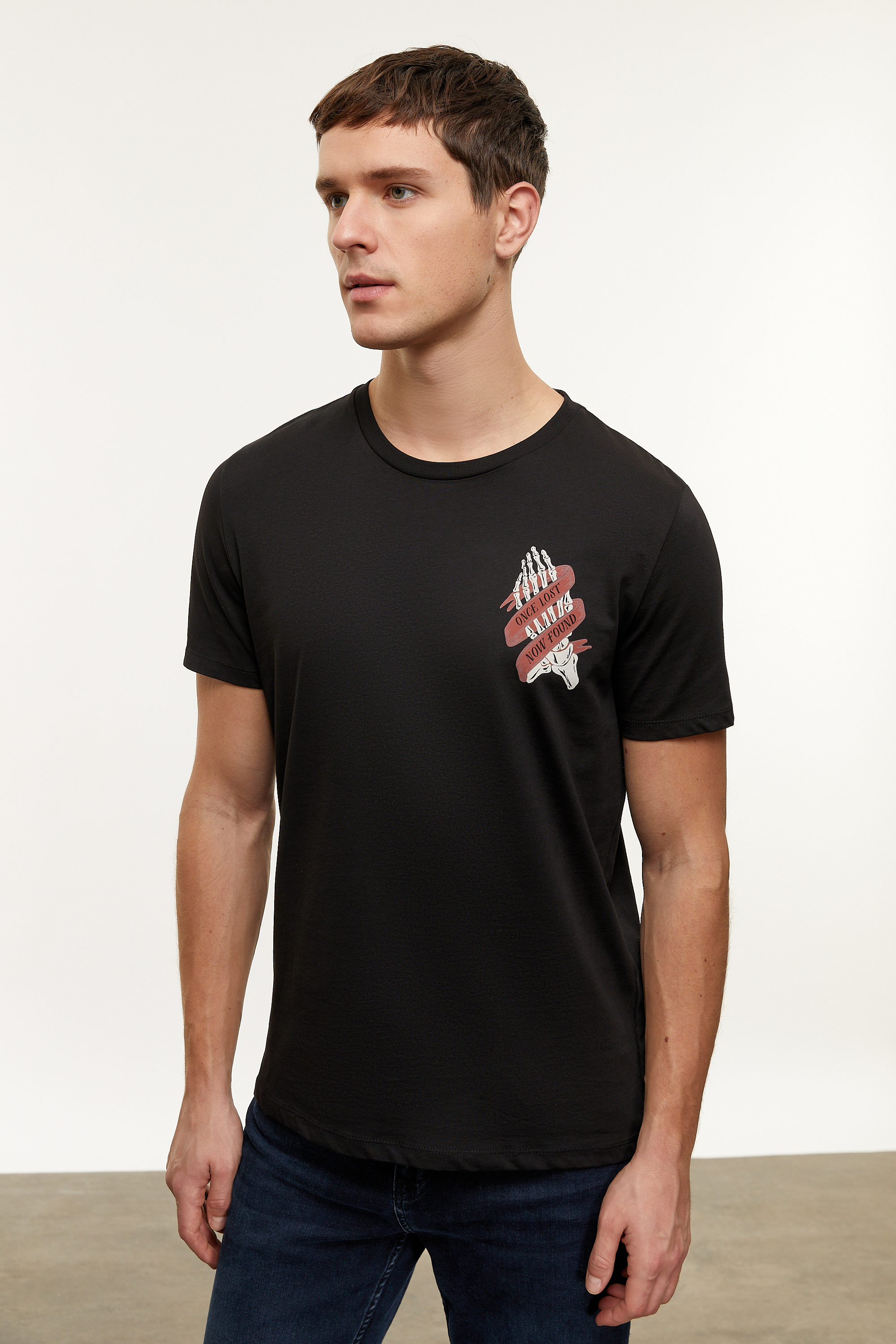 BASKILI KISA KOLLU T-SHIRT