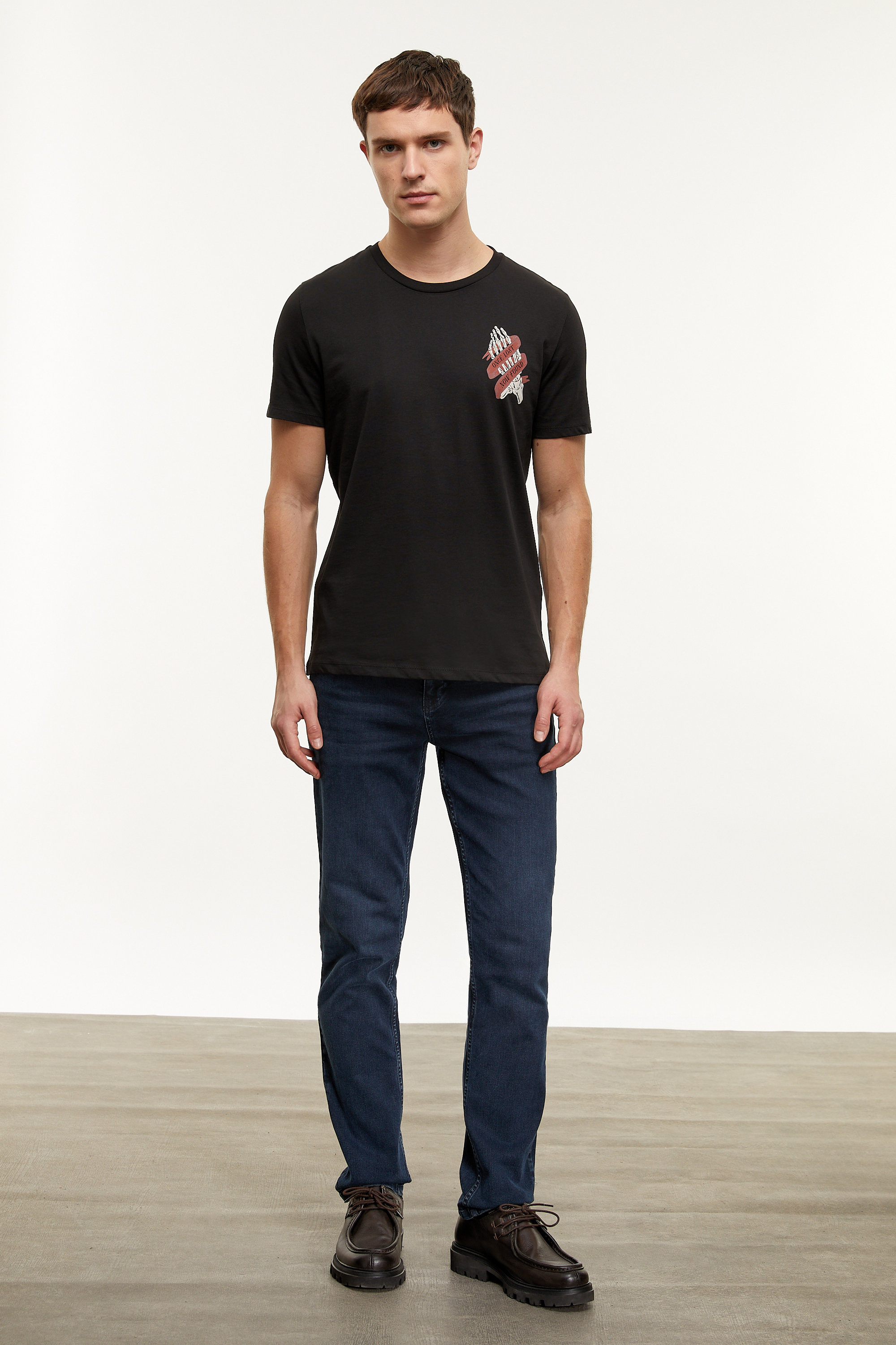 BASKILI KISA KOLLU T-SHIRT