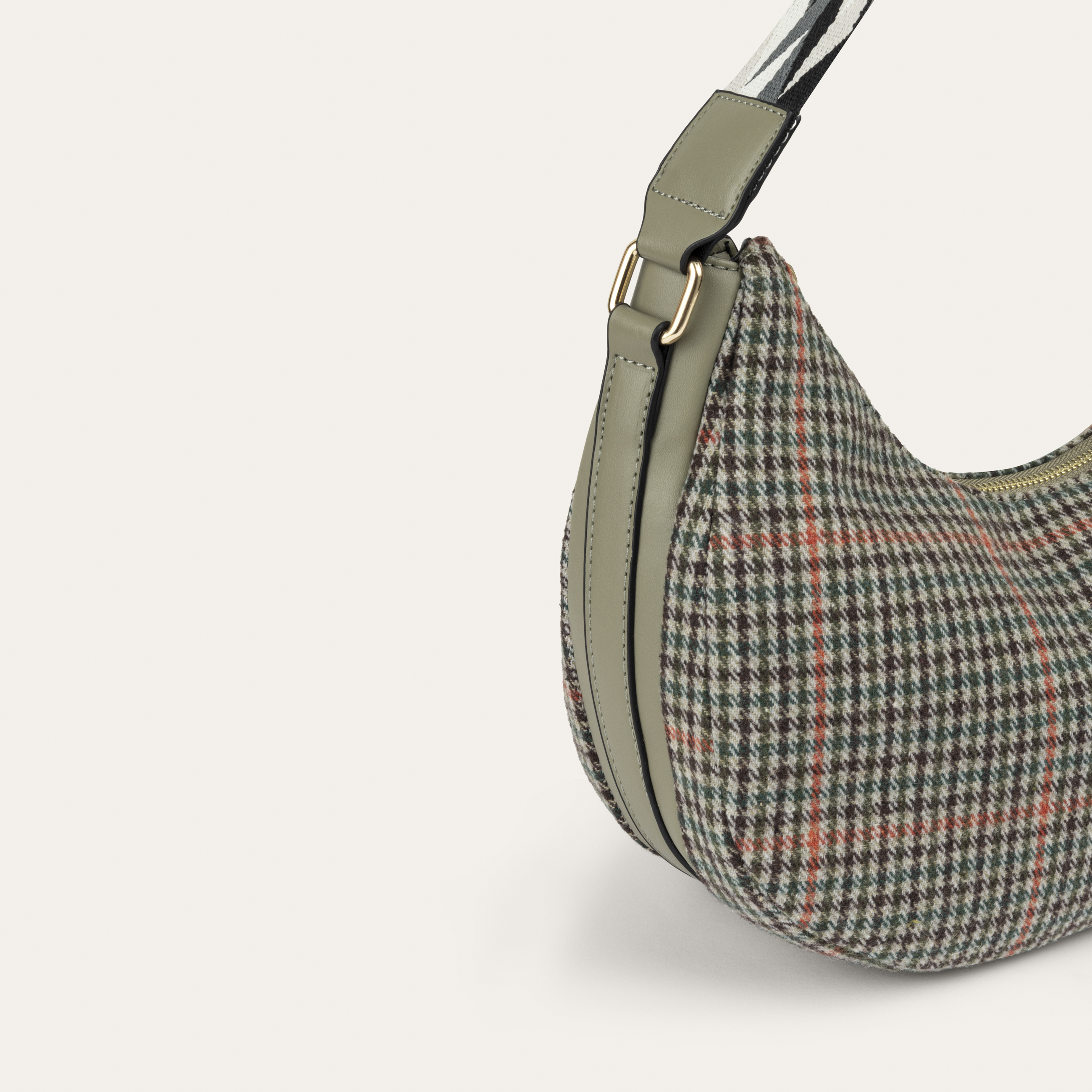 KAZAYAĞI DESENLİ OMUZ ÇANTASI