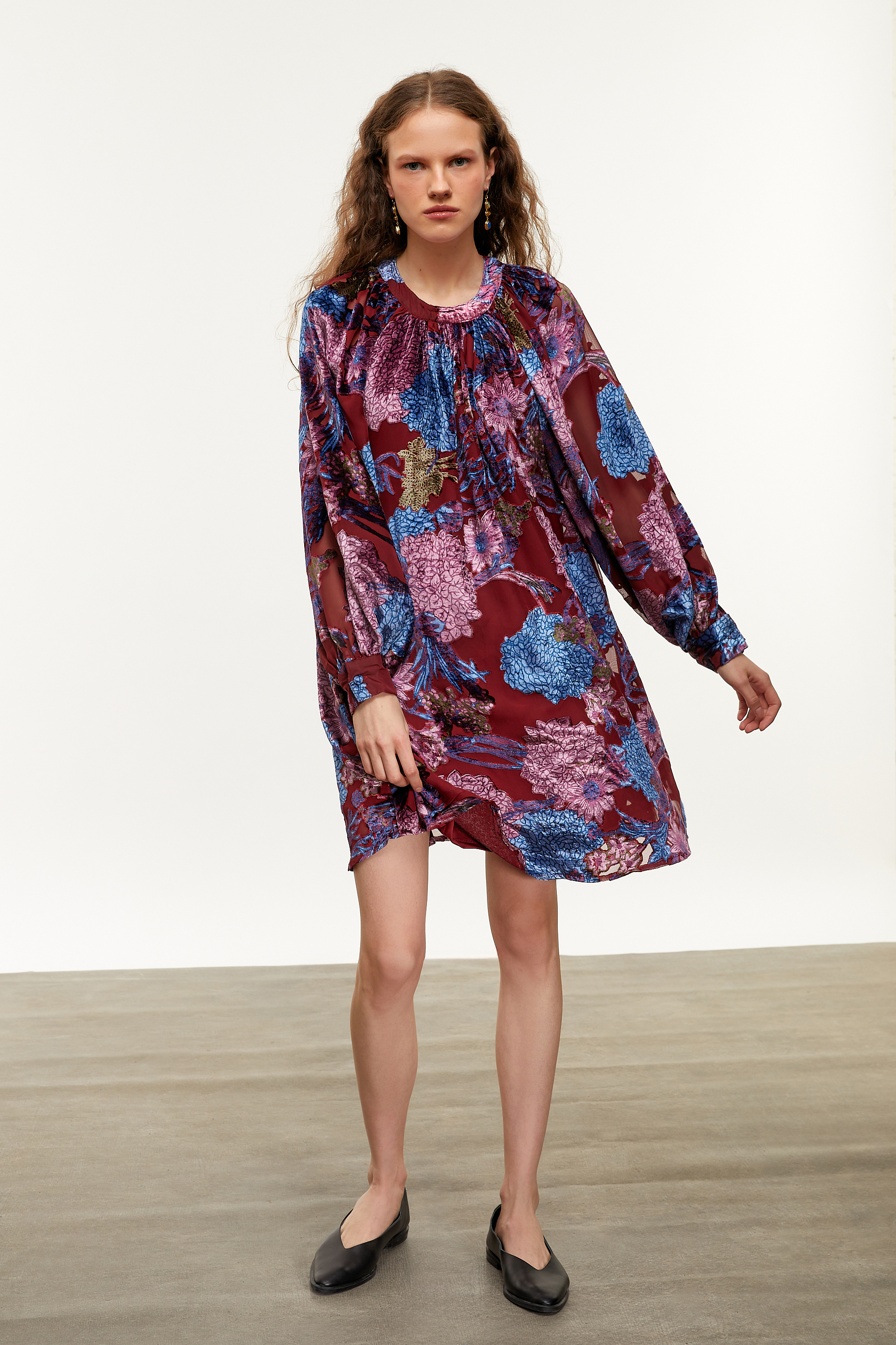 ÇİÇEK DESENLİ MİNİ KLOŞ ELBİSE