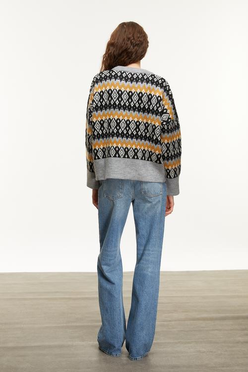 JAKARLI BİSİKLET YAKA TRİKO KAZAK