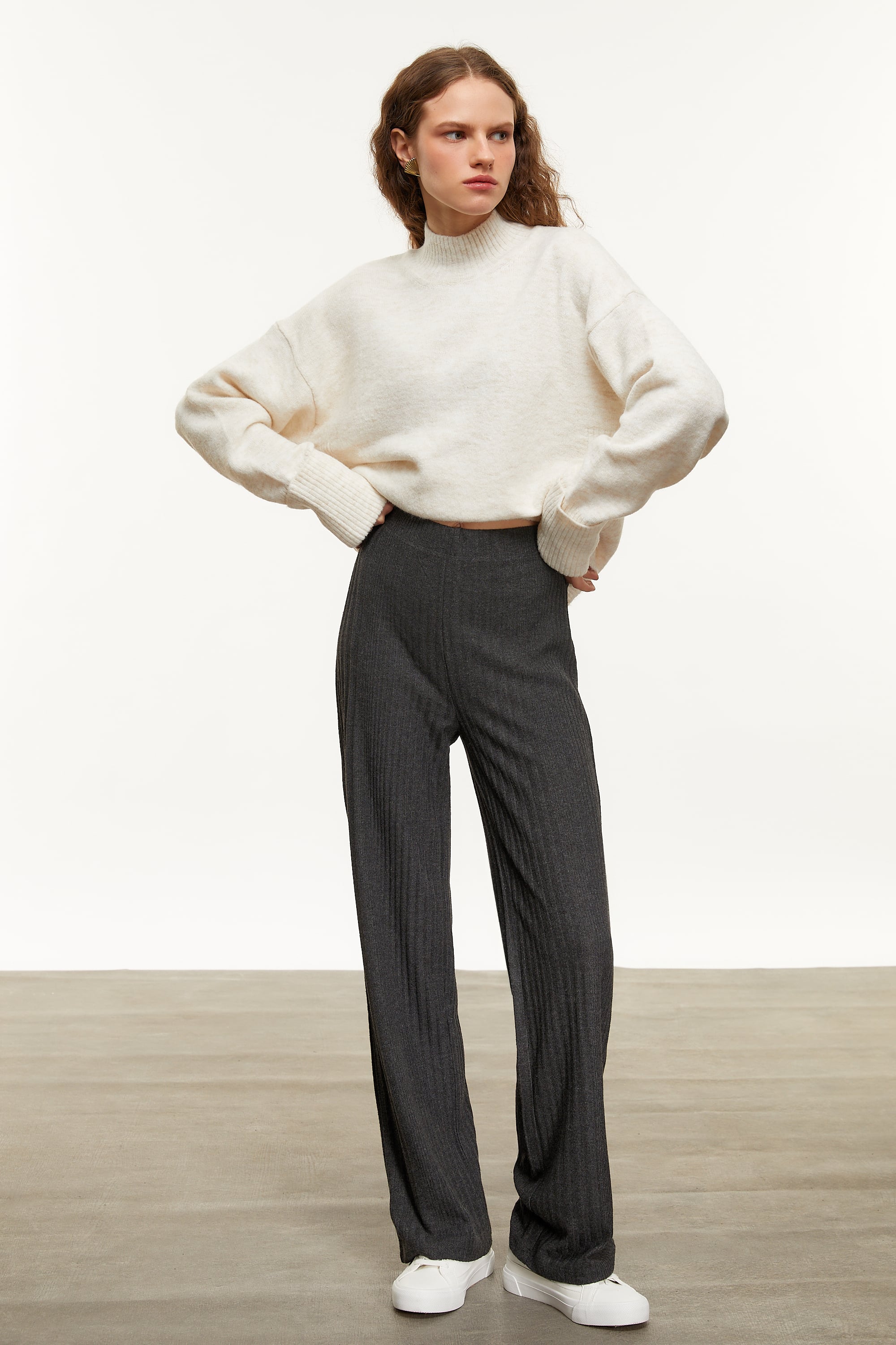 FİTİLLİ RAHAT KESİM ÖRME PANTOLON