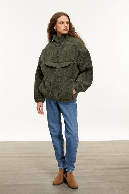  DİK YAKA PELÜŞ SWEATSHIRT