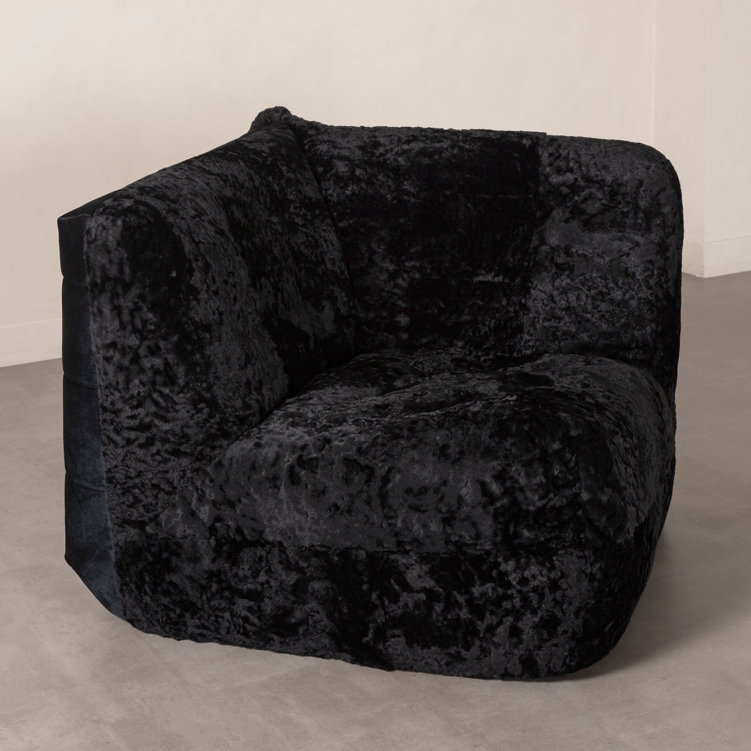 NOBU KÖŞE MODÜL KÜRKLÜ SİYAH