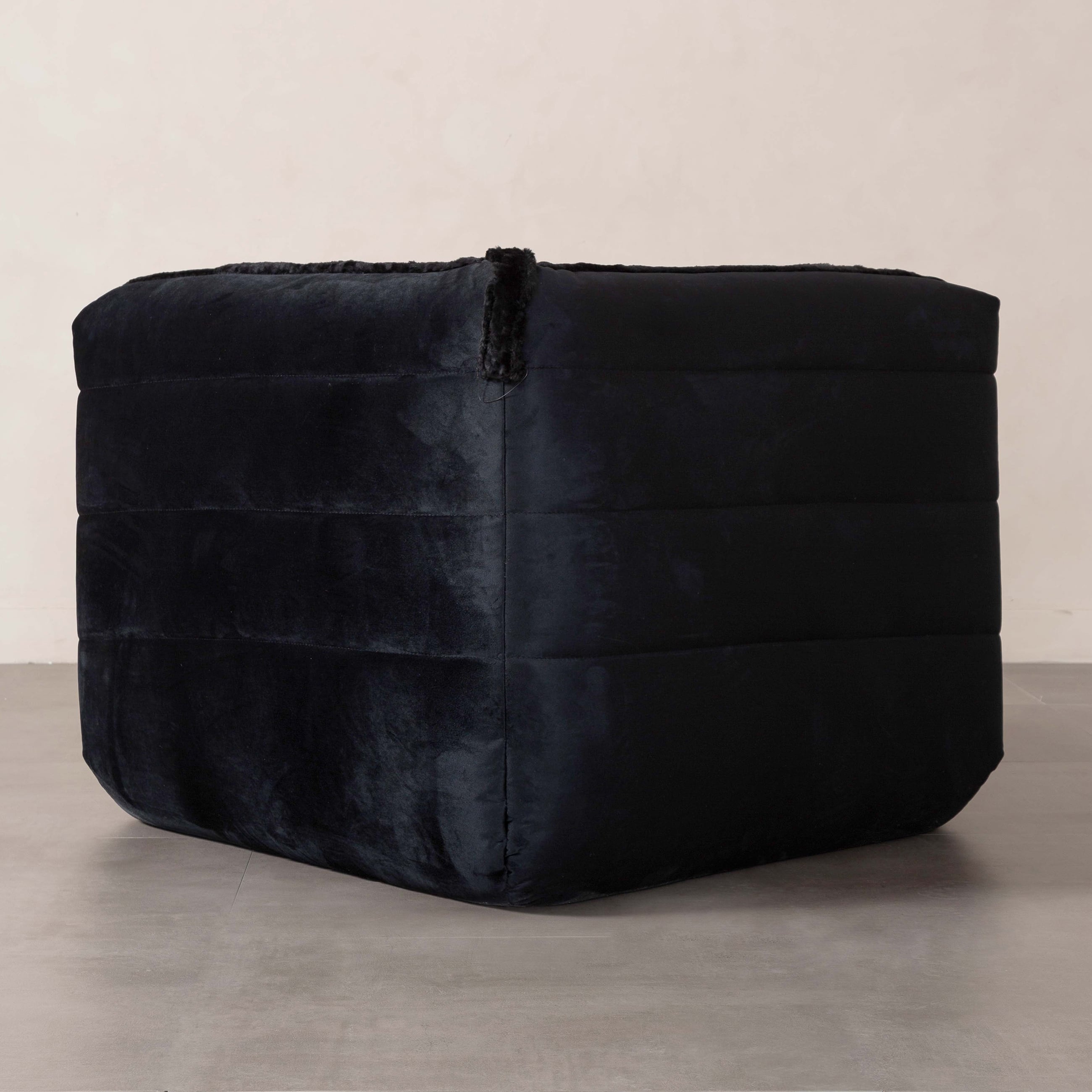 NOBU KÖŞE MODÜL KÜRKLÜ SİYAH