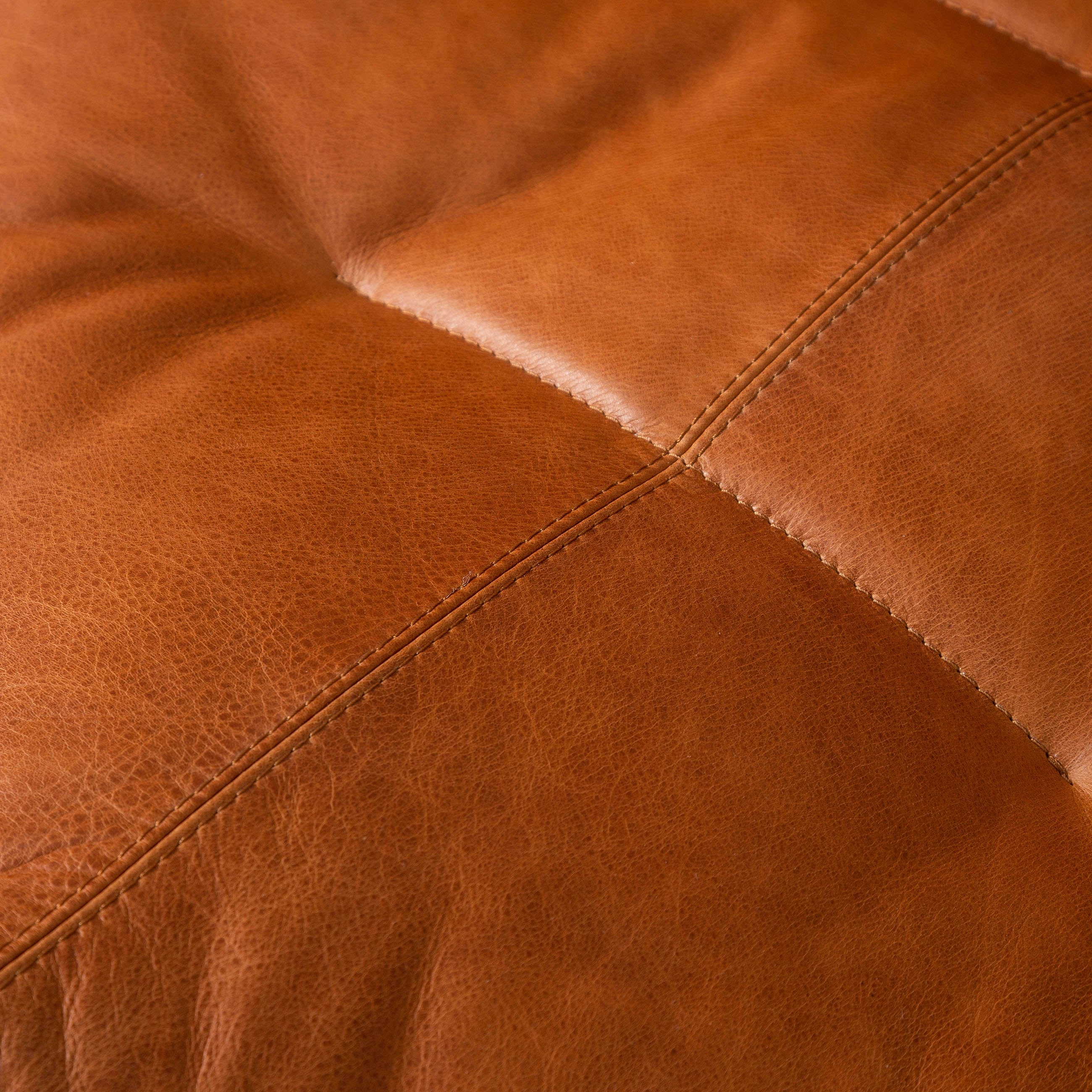 NOBU KÖŞE MODÜL DERİ TABA