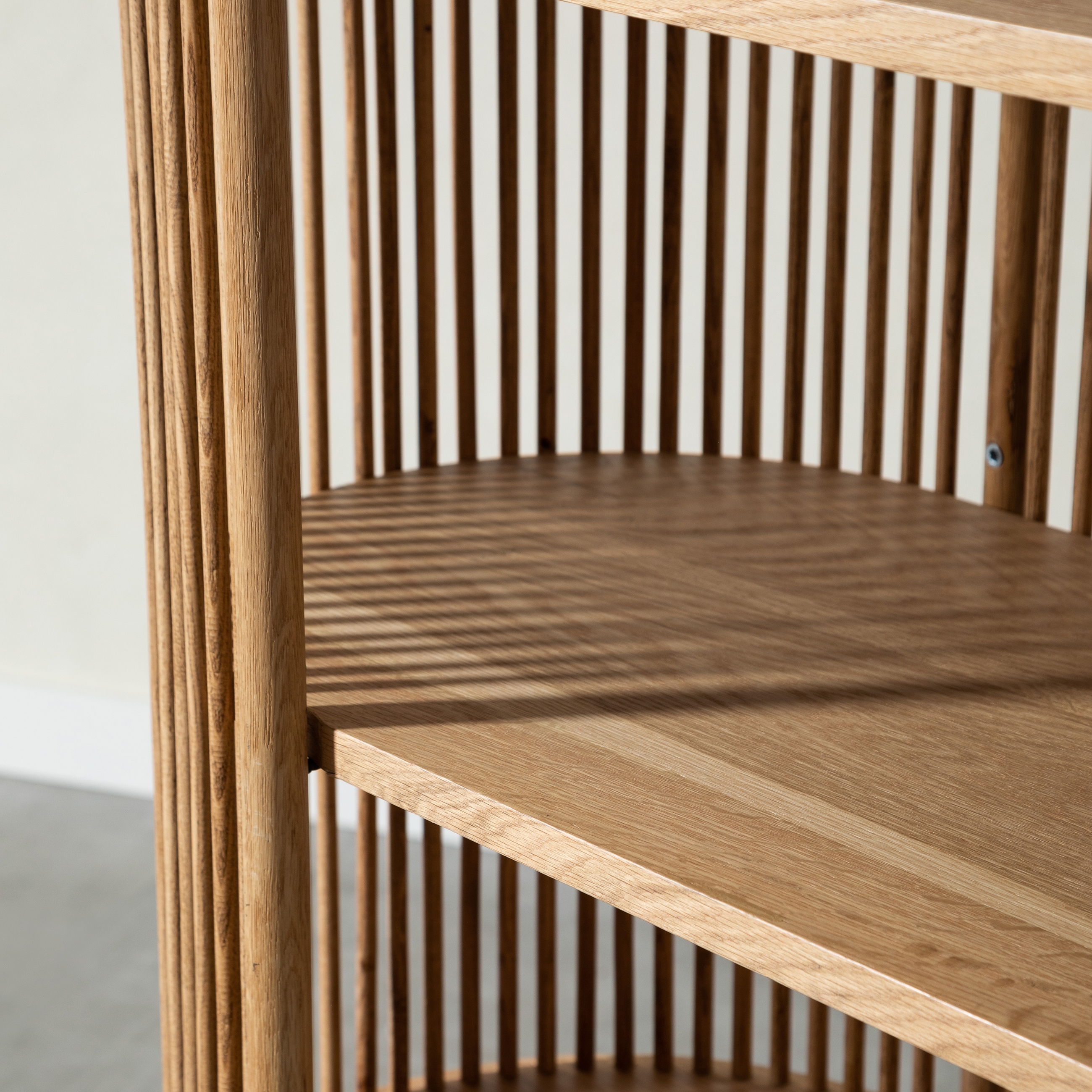 LEO MASİF AHŞAP BÜFE KESTANE