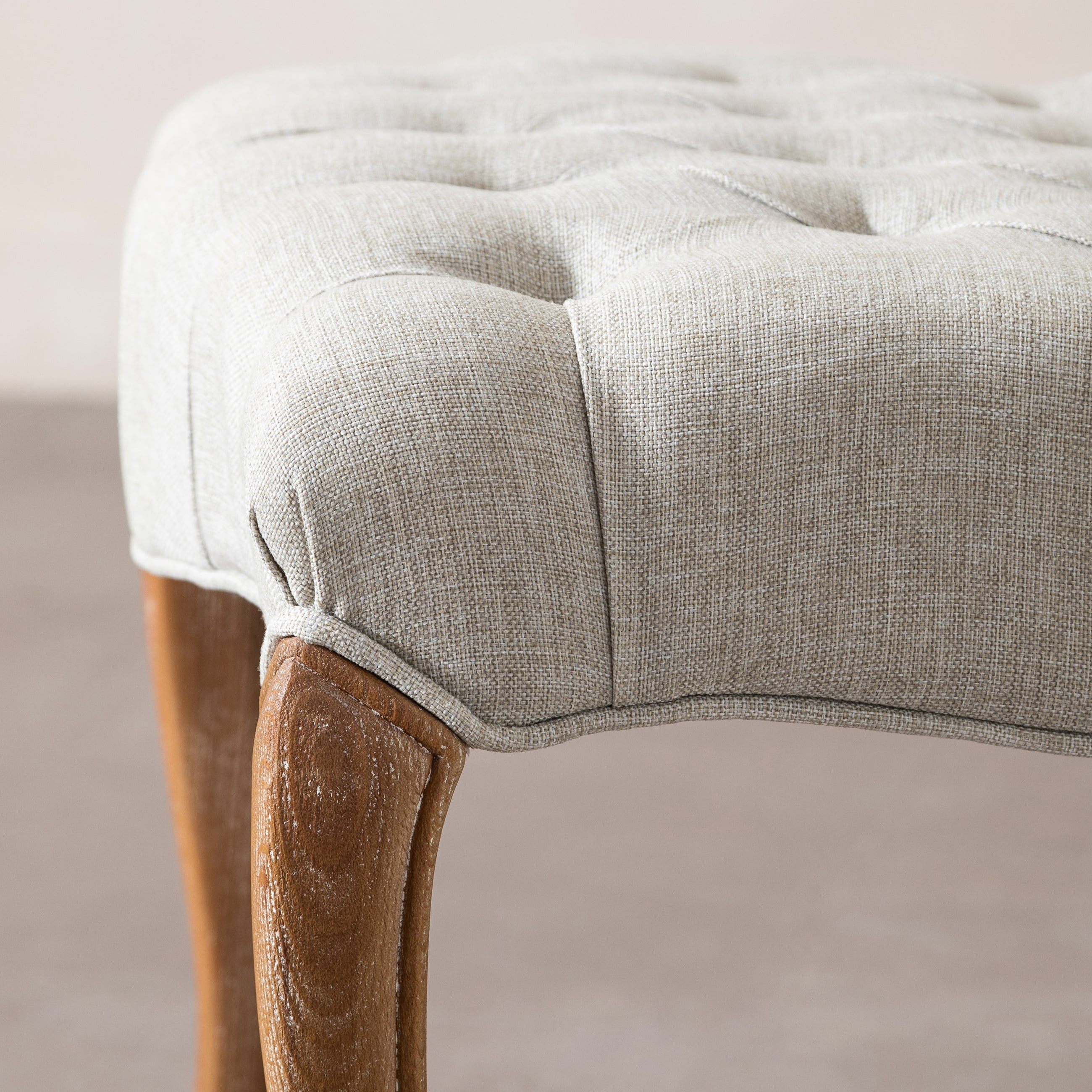 MEDALLION KAPİTONELİ MASİF AHŞAP SANDALYE BEJ