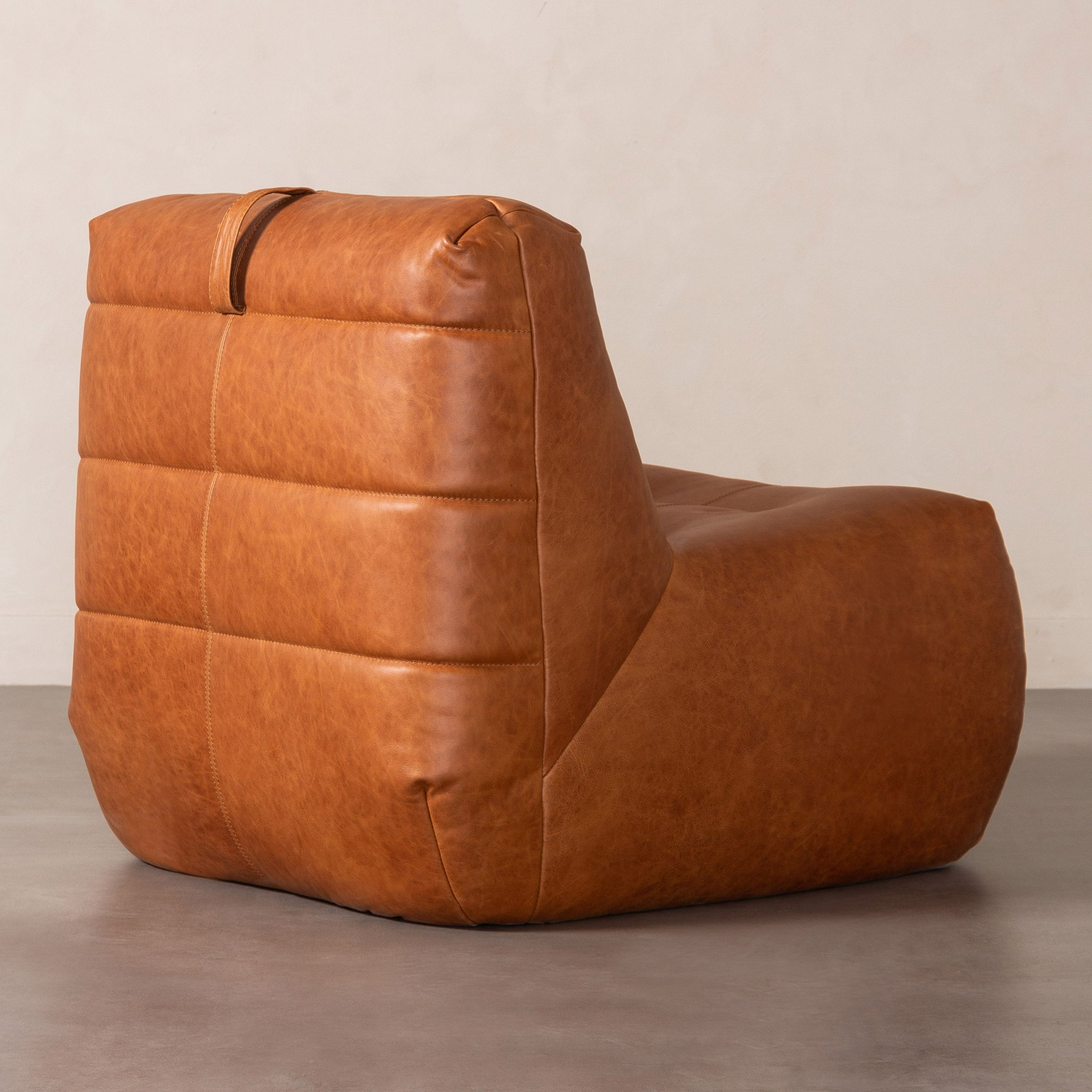 NOBU TEKLİ DERİ BERJER TABA