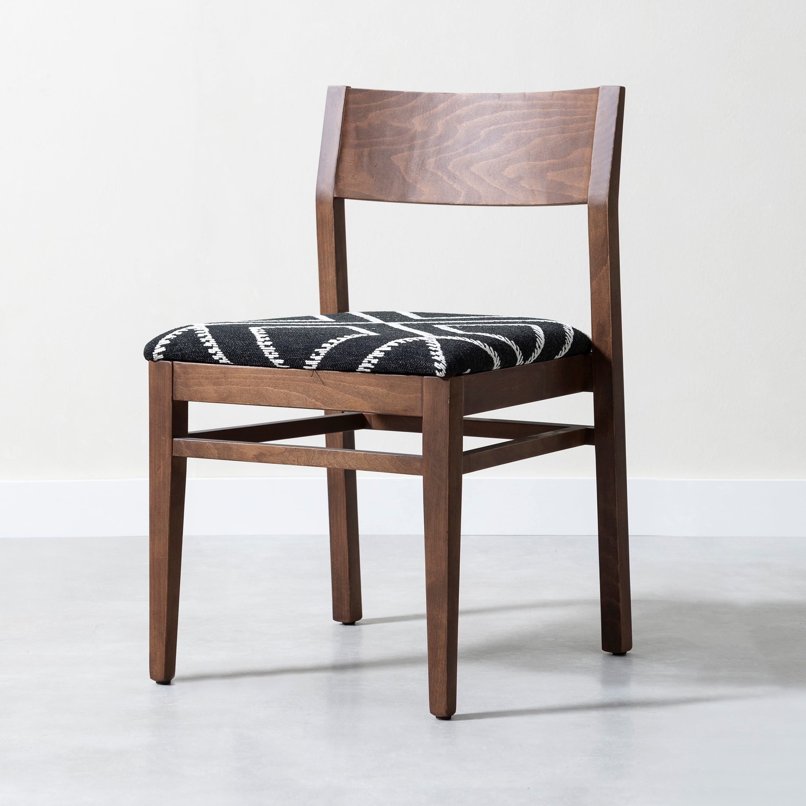 SANTA AHŞAP SANDALYE SİYAH BEYAZ