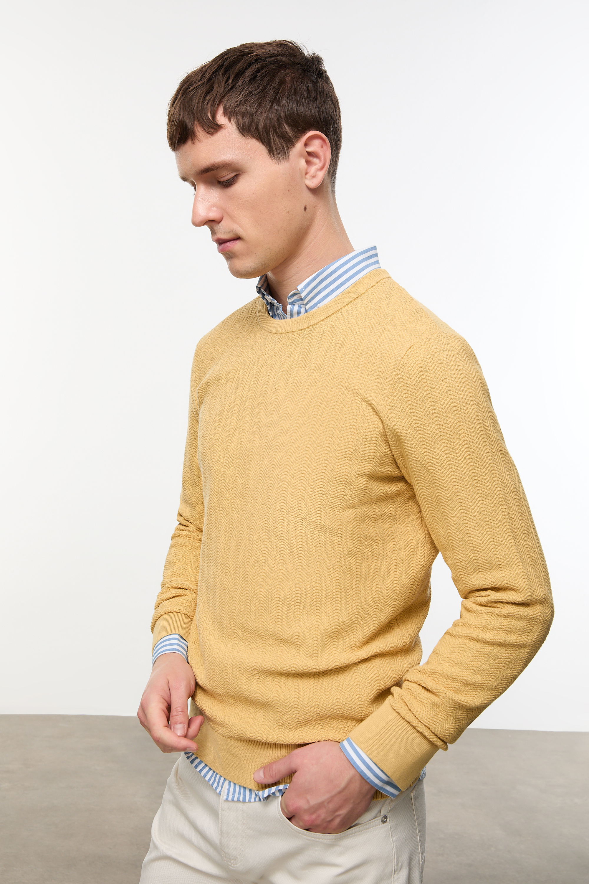 BİSİKLET YAKA TRİKO KAZAK