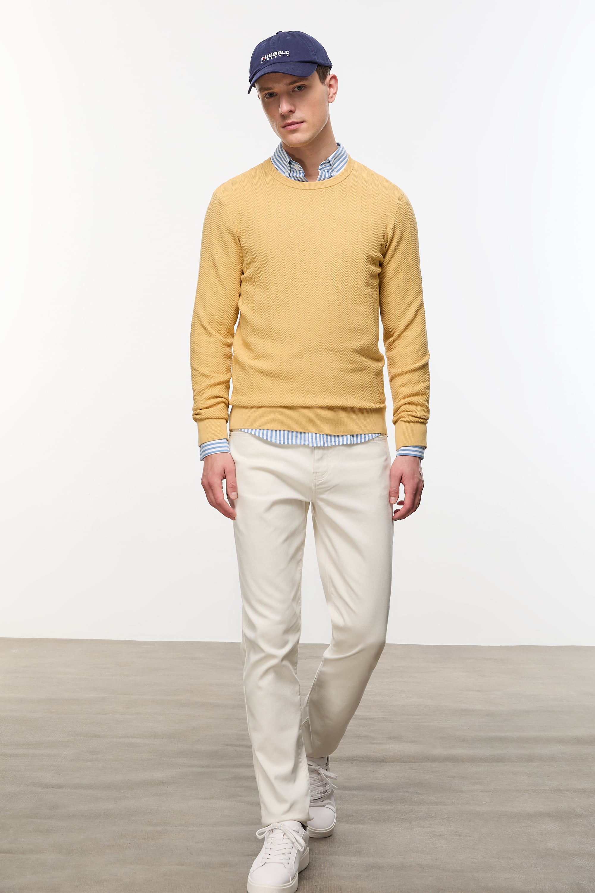 BİSİKLET YAKA TRİKO KAZAK