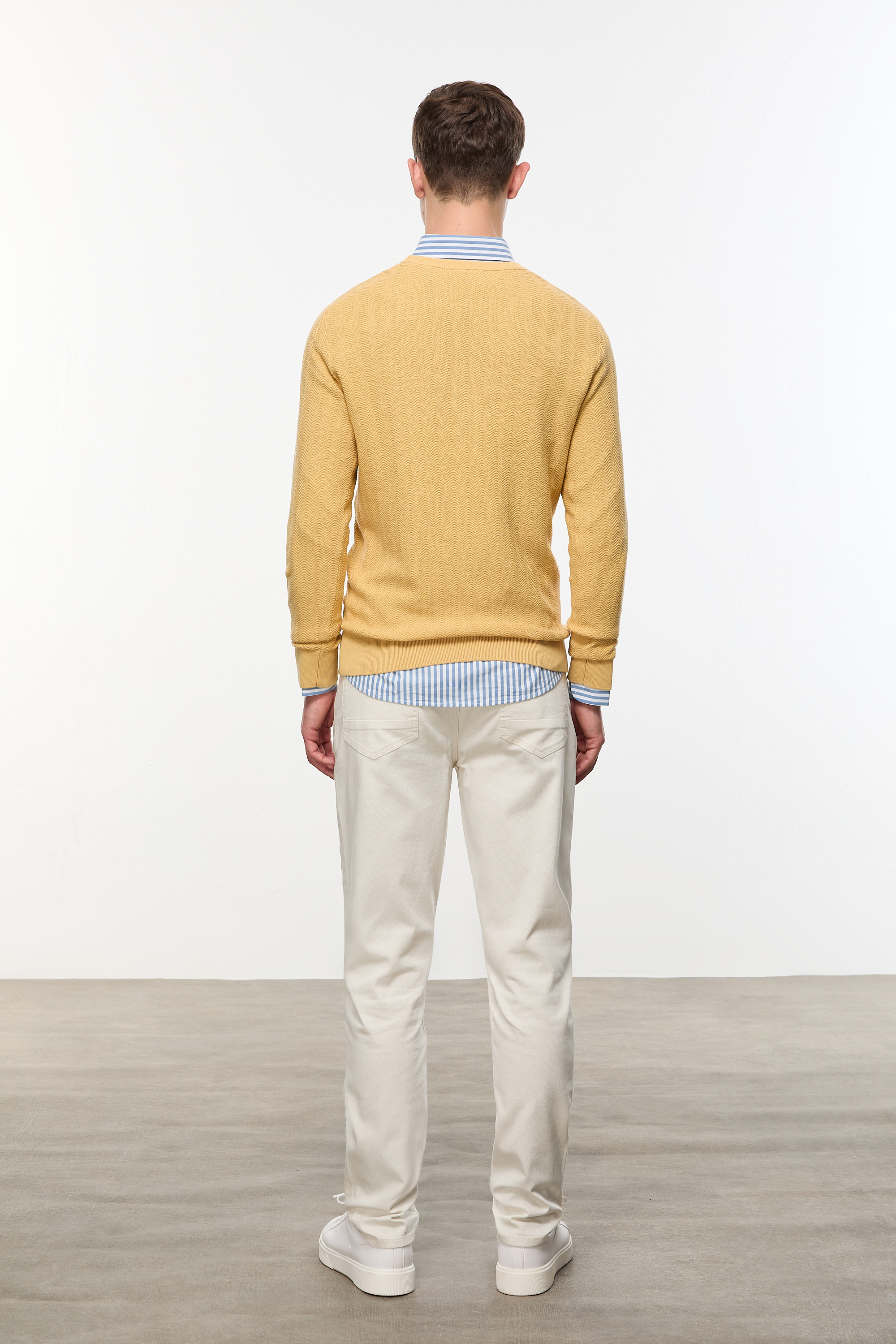 BİSİKLET YAKA TRİKO KAZAK