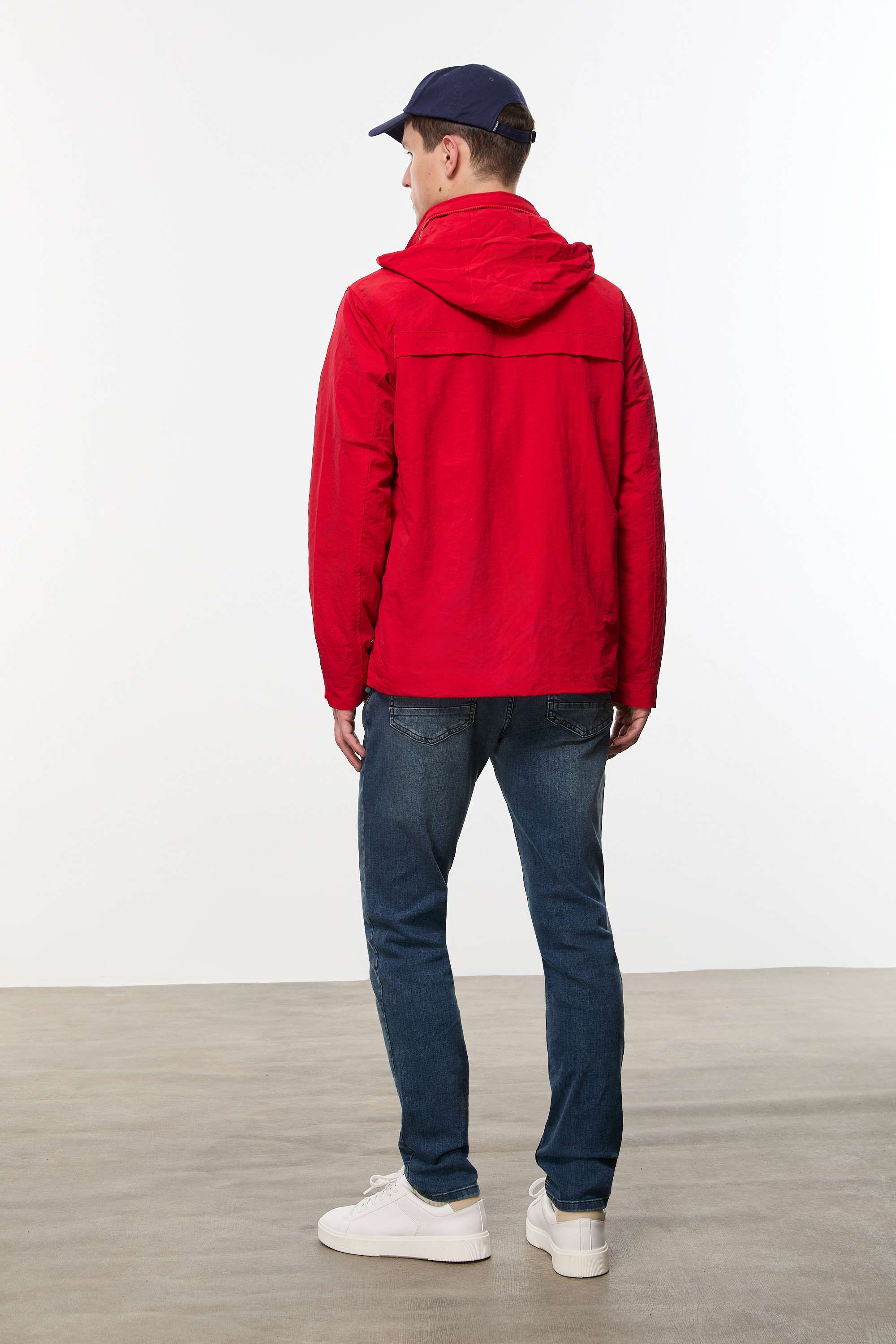 KAPÜŞONLU YAĞMURLUK