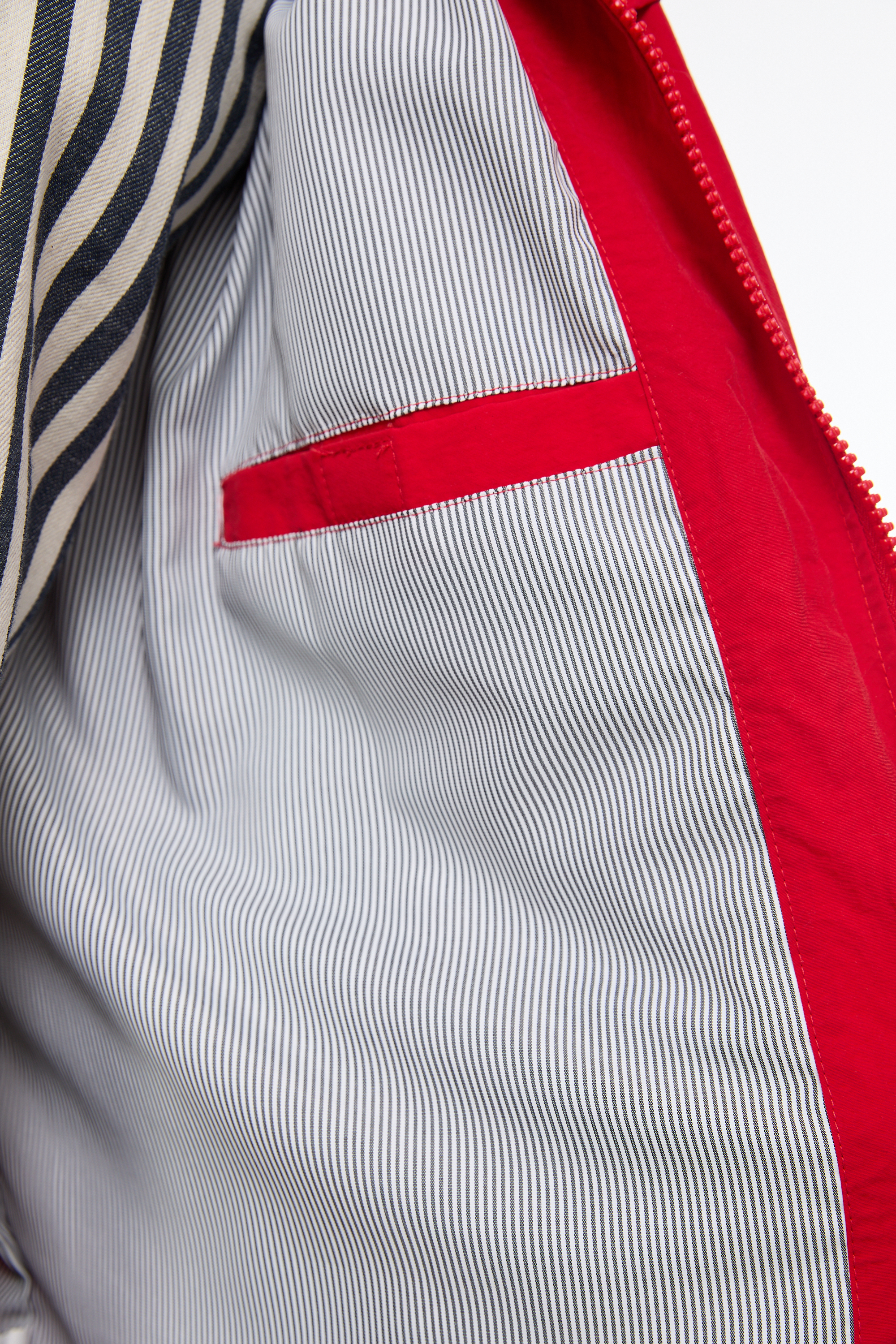 KAPÜŞONLU YAĞMURLUK