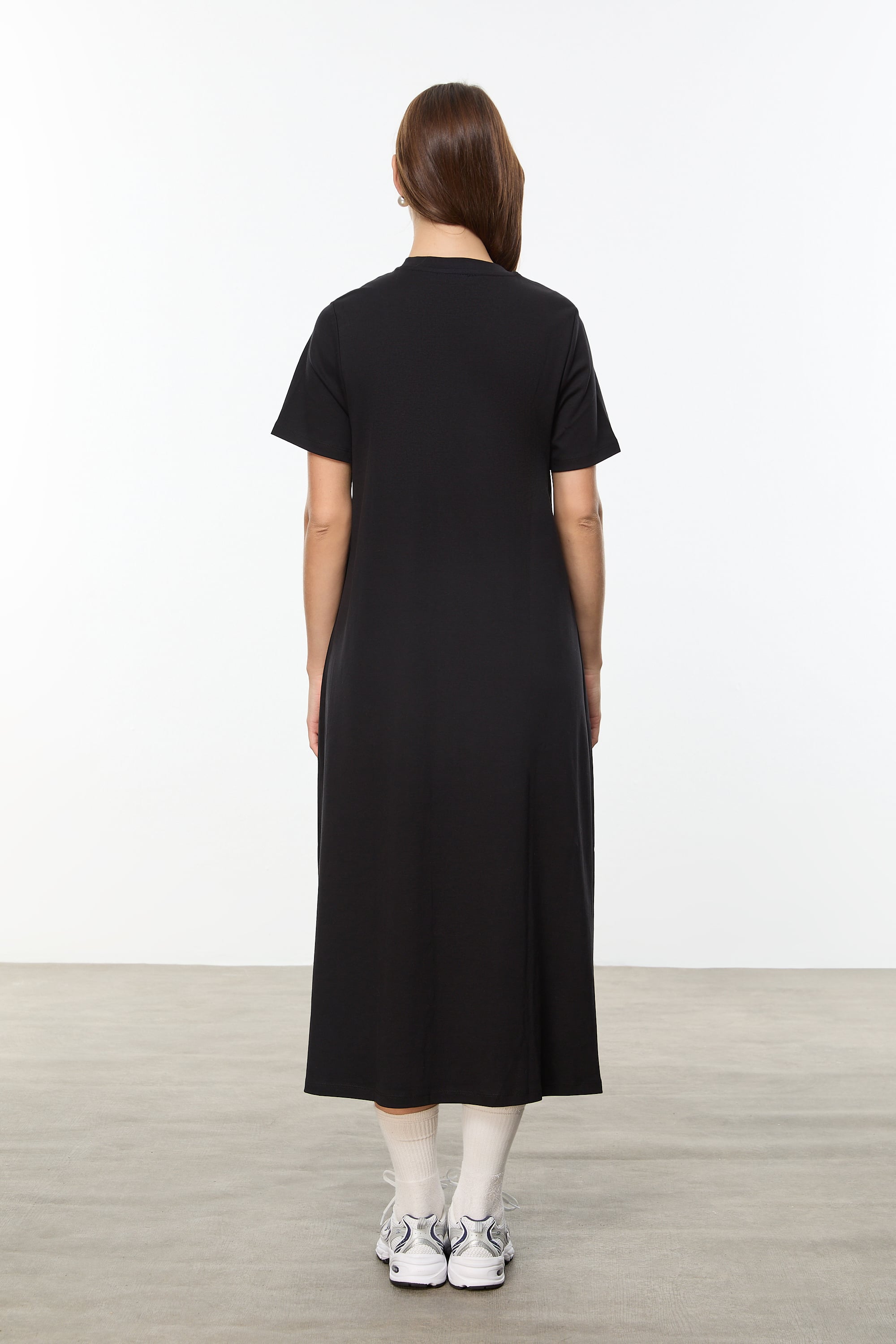 KISA KOLLU UZUN ELBİSE