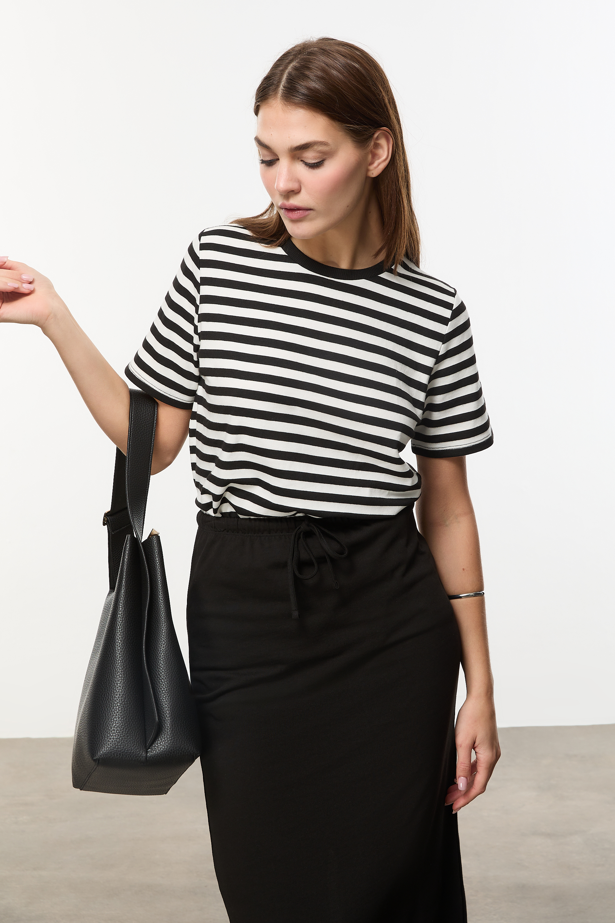 ÇİZGİLİ KISA KOLLU T-SHIRT