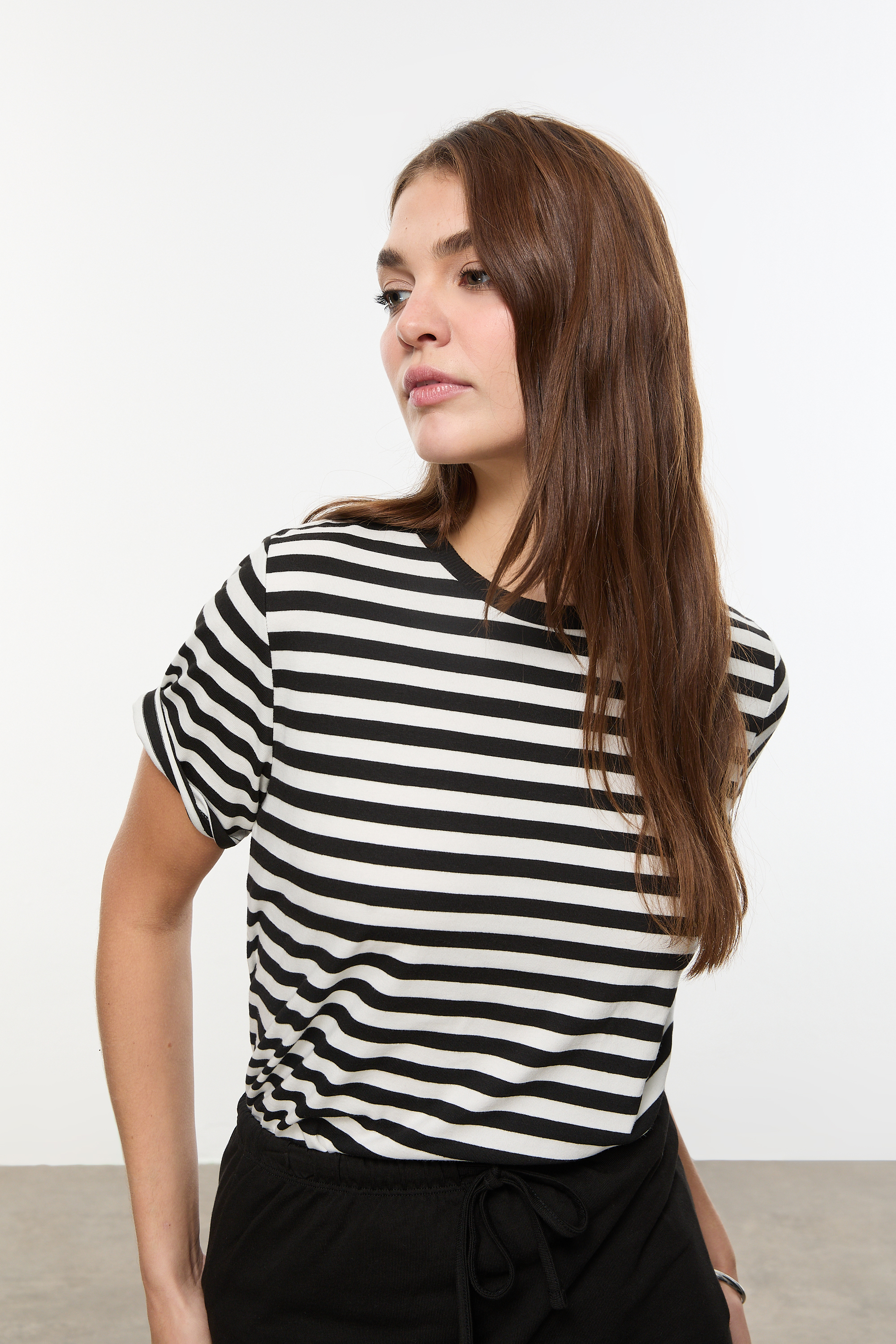 ÇİZGİLİ KISA KOLLU T-SHIRT