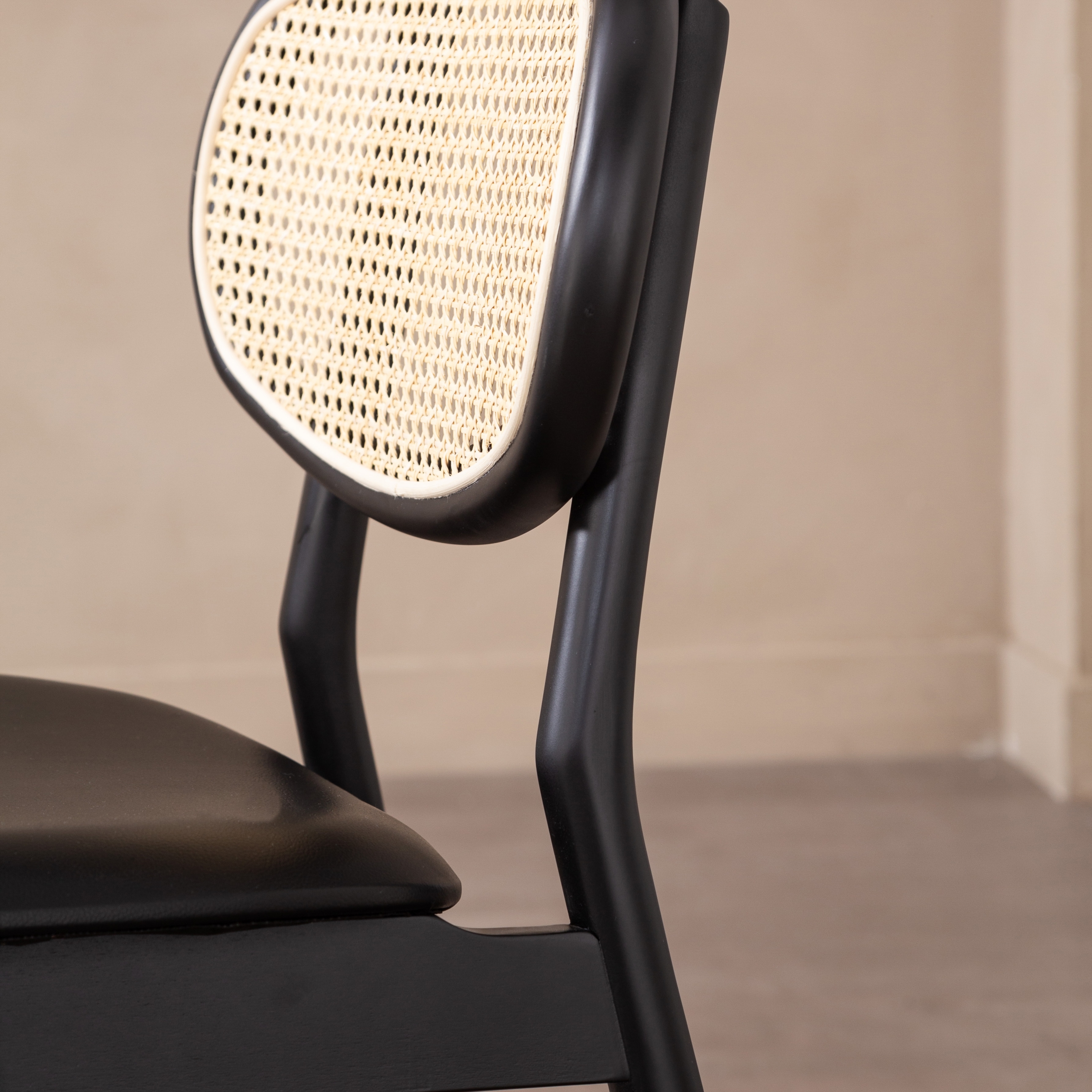 ASHER MASİF AHŞAP HAZERAN SANDALYE SİYAH