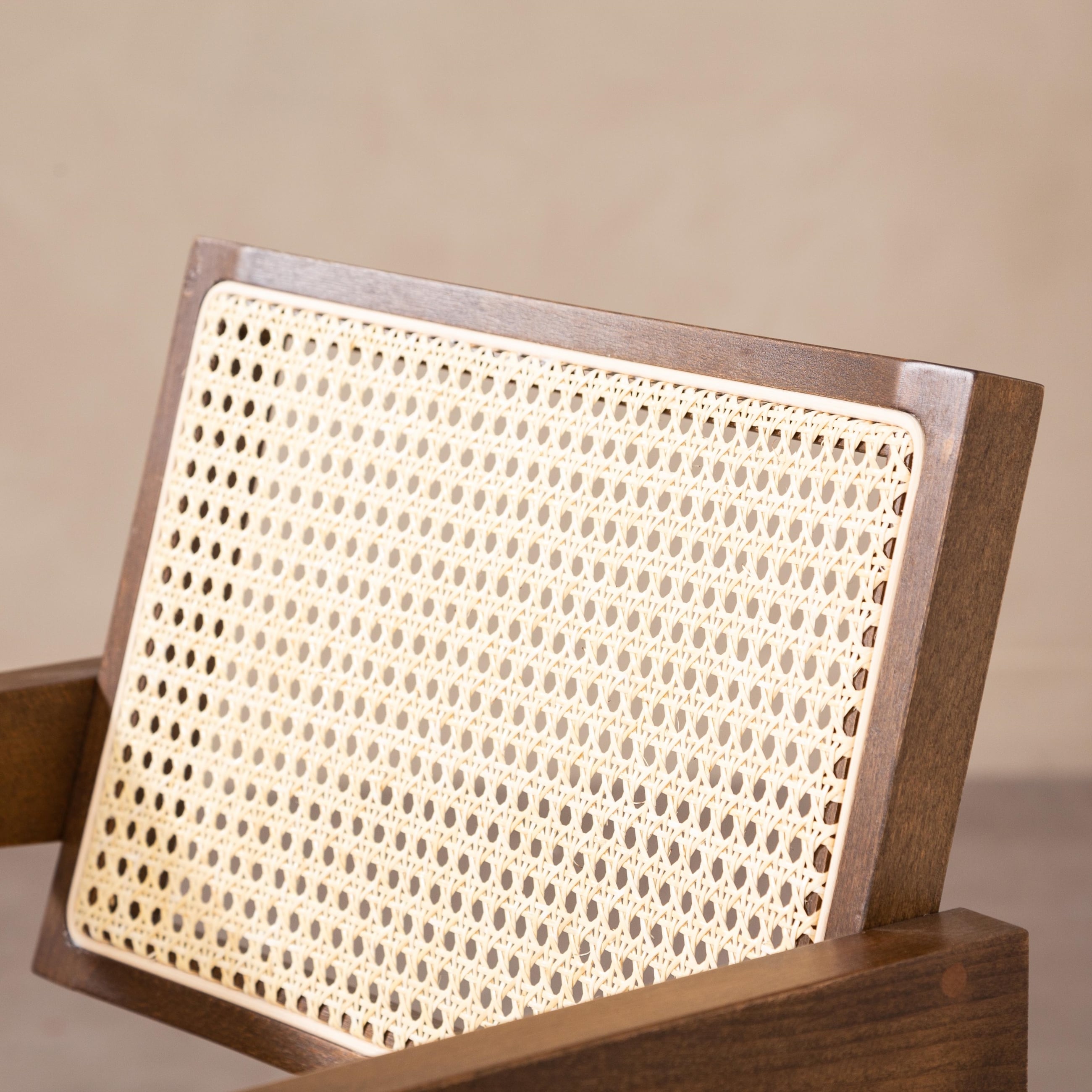 QUILE KOLÇAKLI SANDALYE CEVİZ