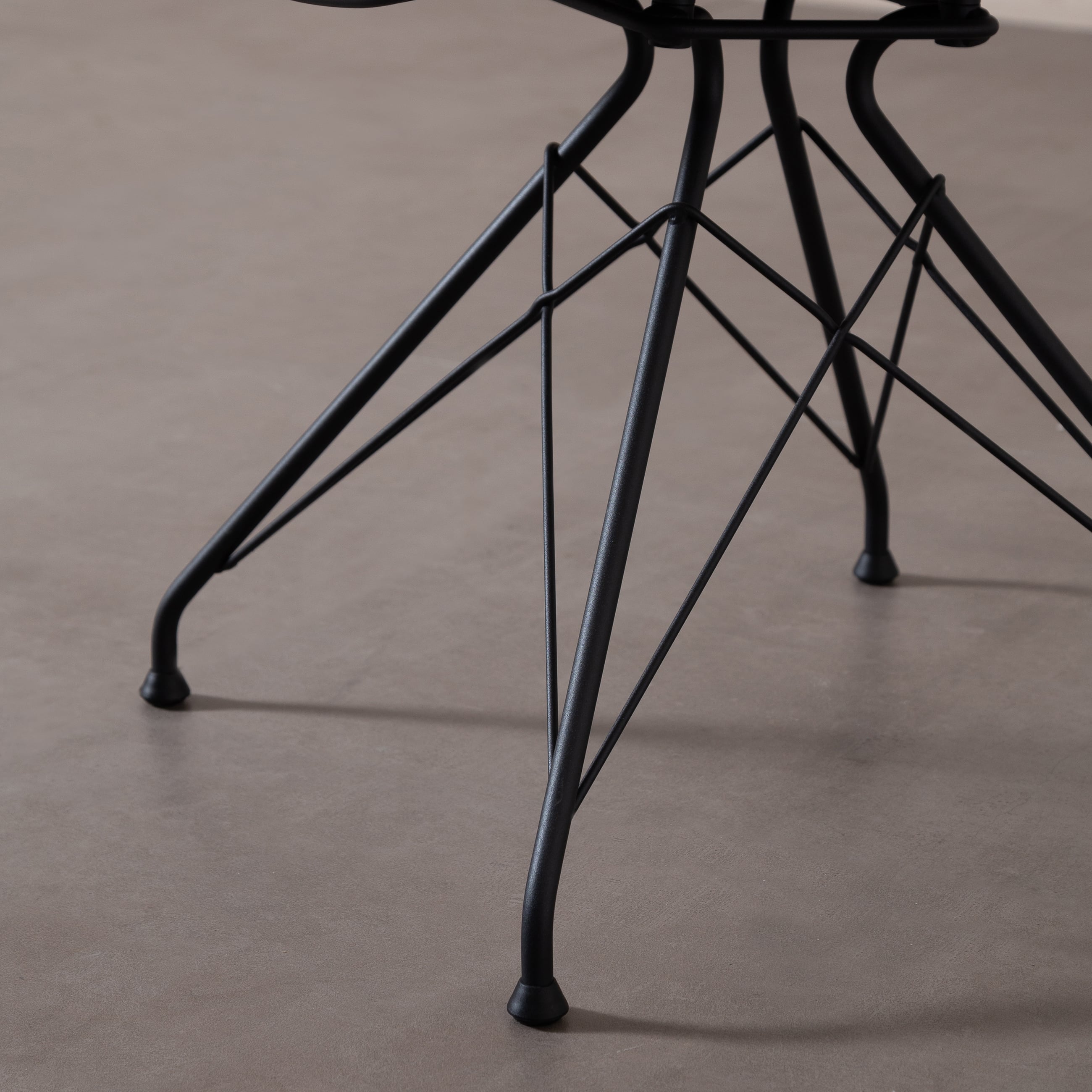 FRANCESCO KOLÇAKLI METAL SANDALYE SİYAH