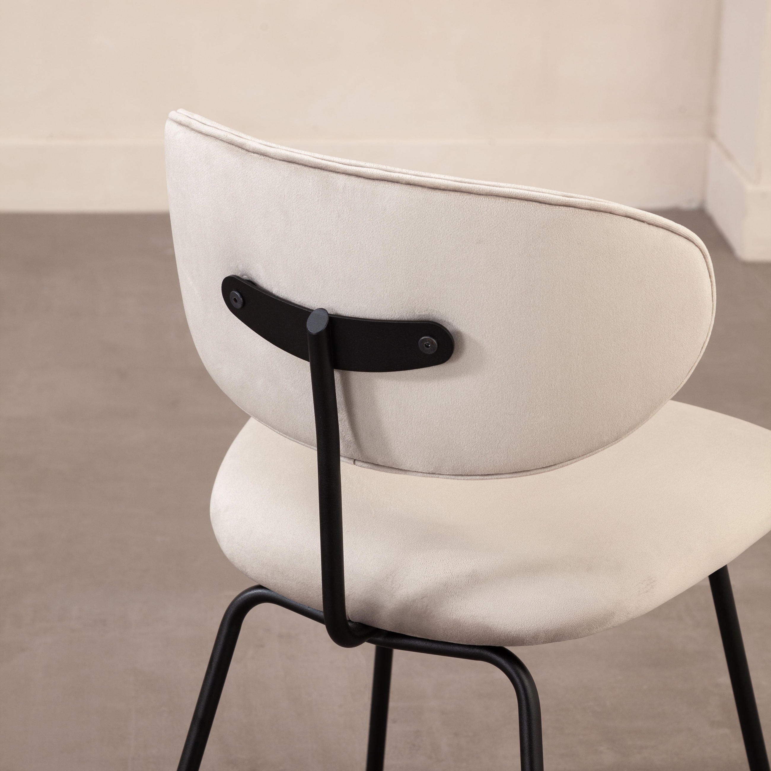 FAROZ SANDALYE AÇIK GRİ SİYAH AYAK