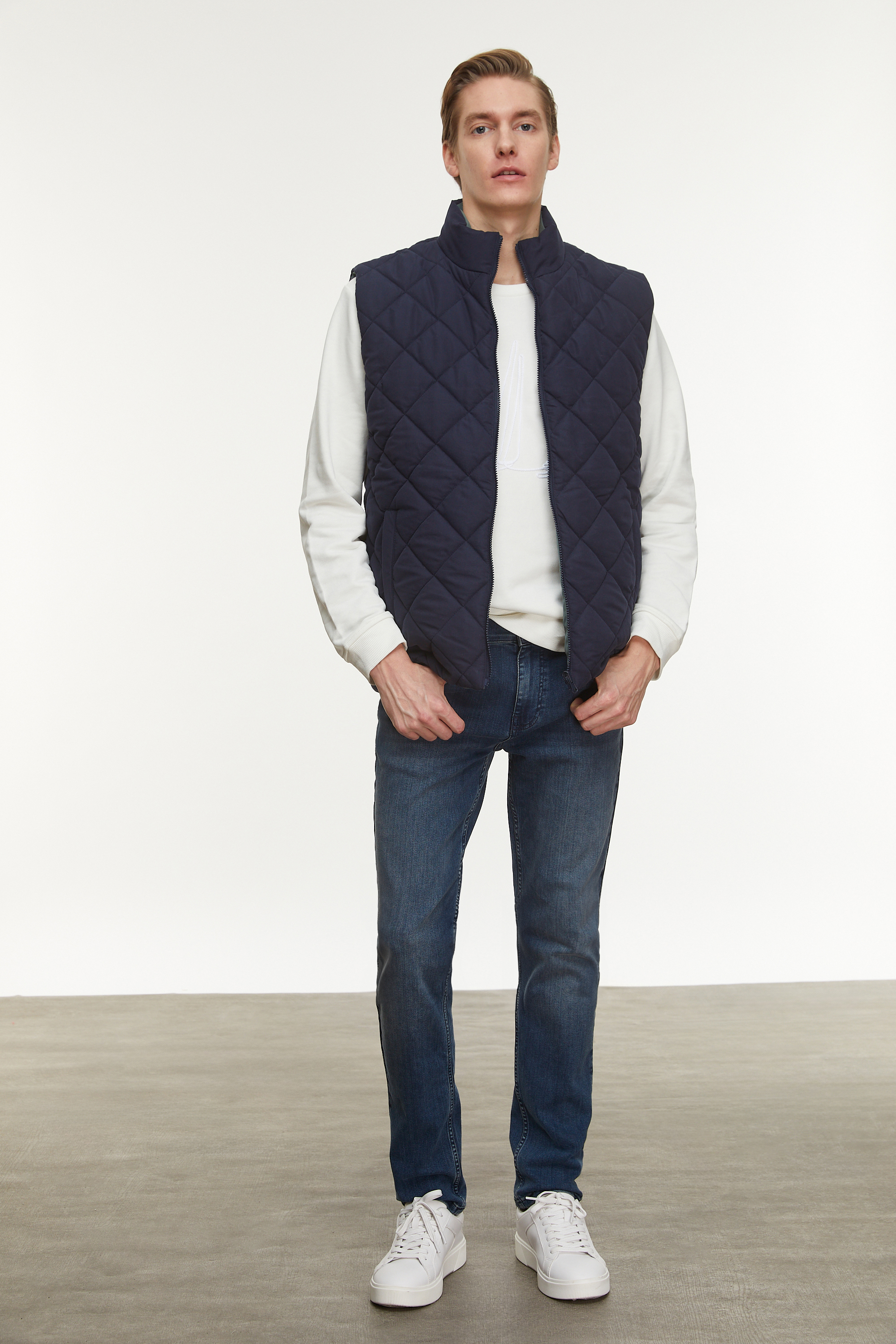 ÇİFT TARAFLI DİK YAKA YELEK